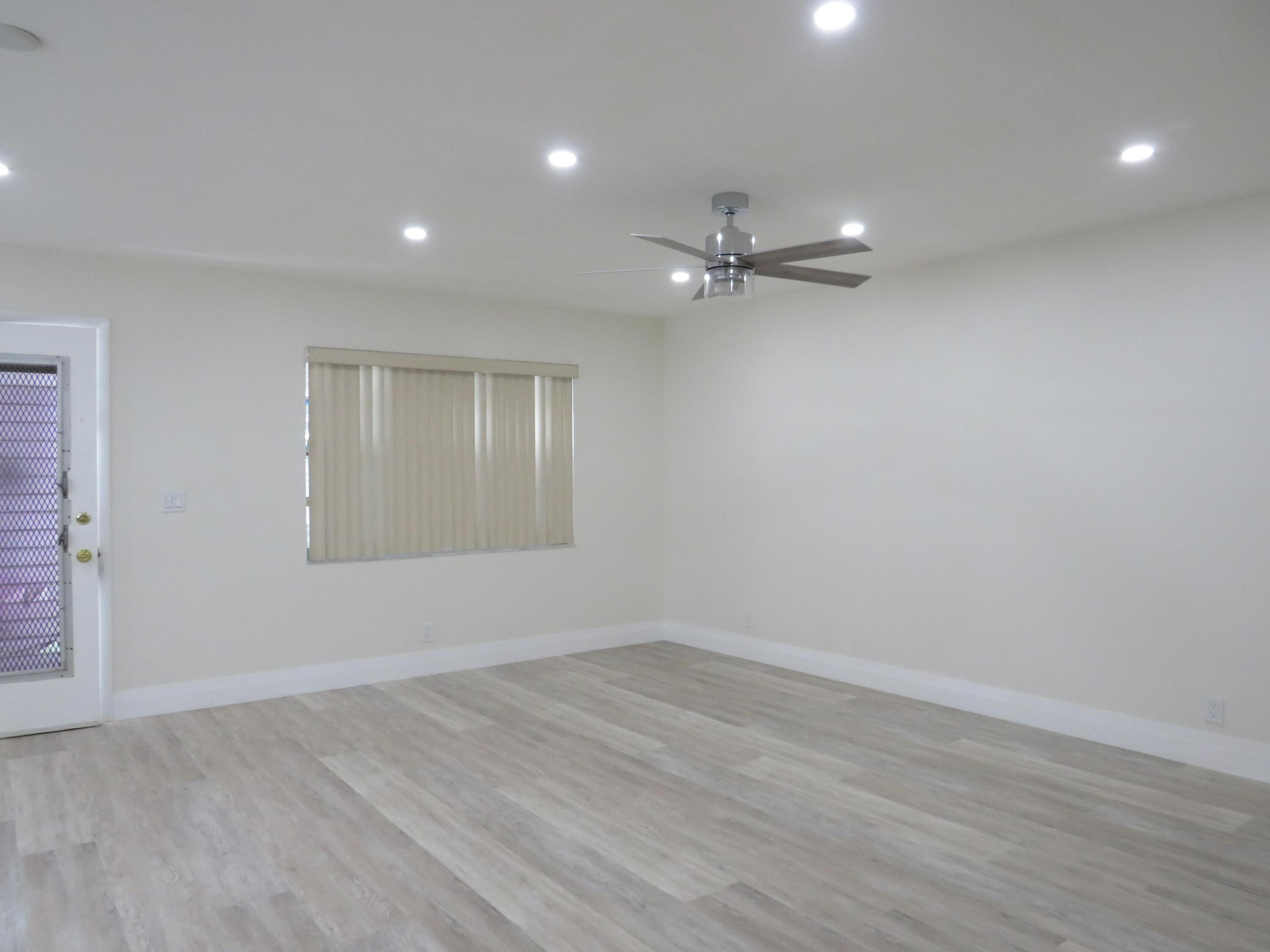 557 Burgundy L Property Photo 3