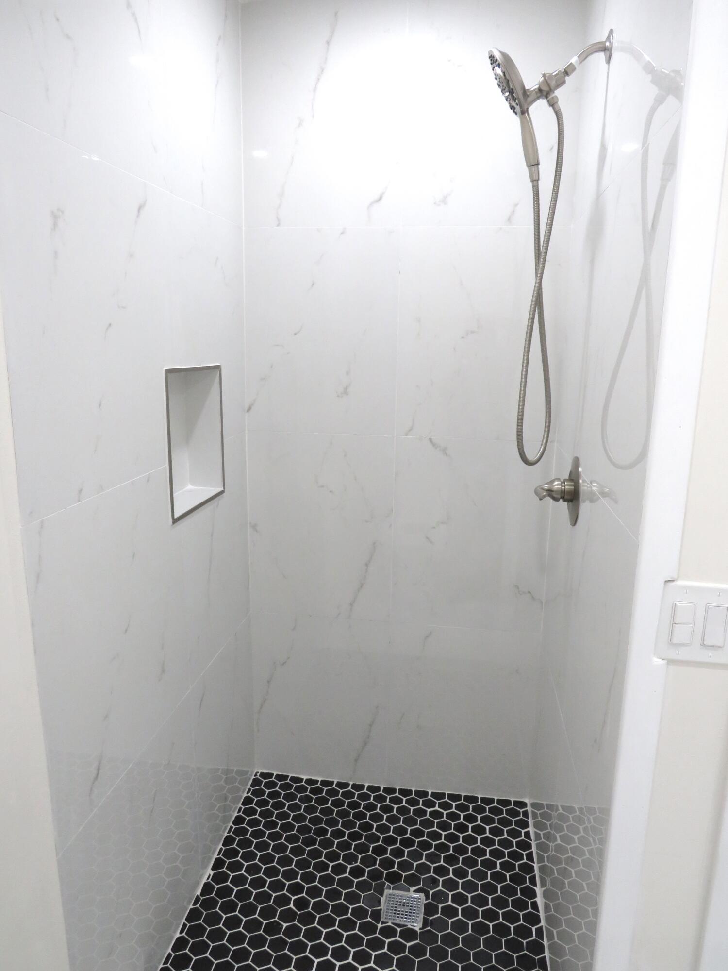557 Burgundy L Property Photo 10