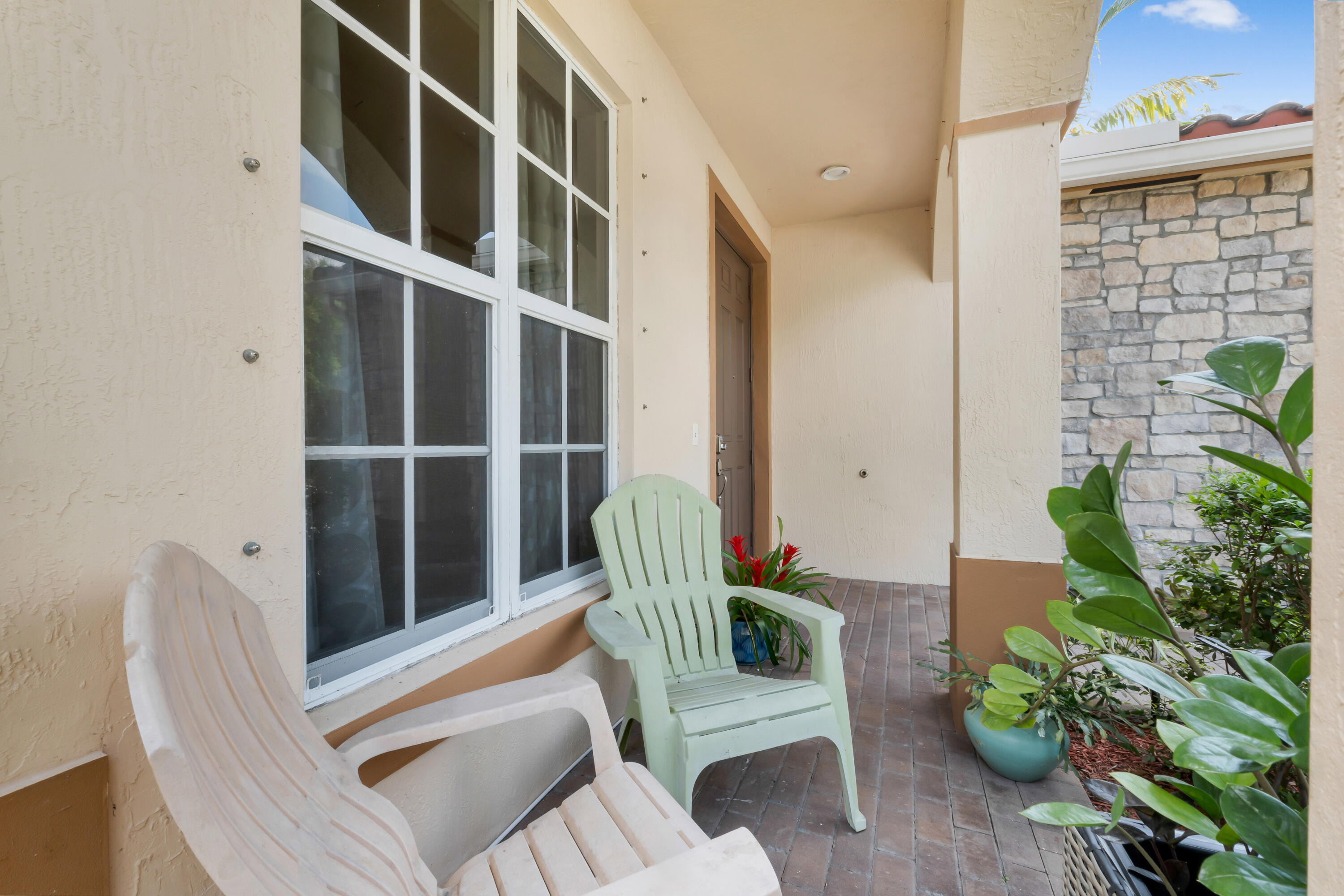 4684 Veteran Terrace Property Photo 4