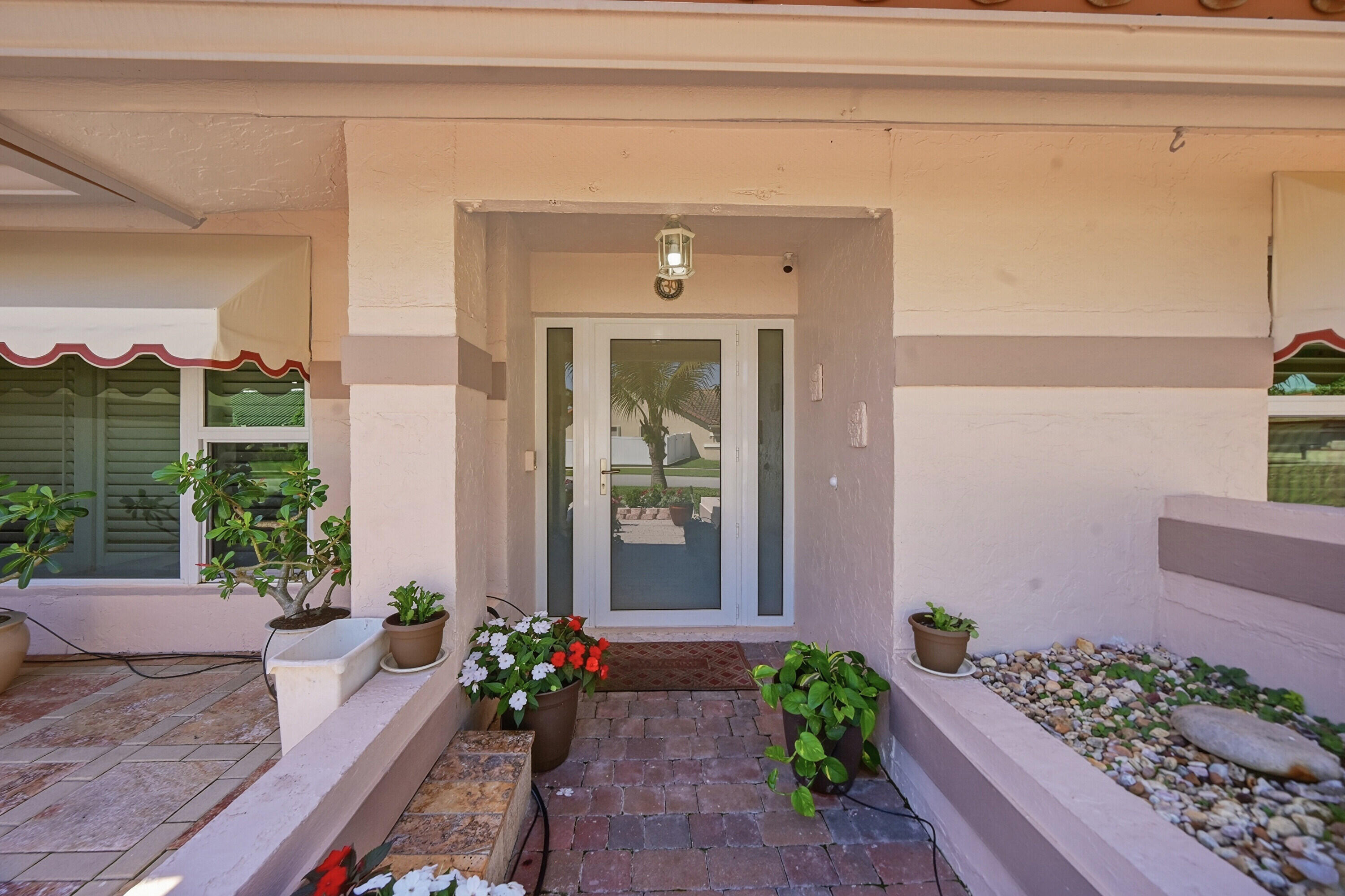 5884 Laurel Green Circle Property Photo 4