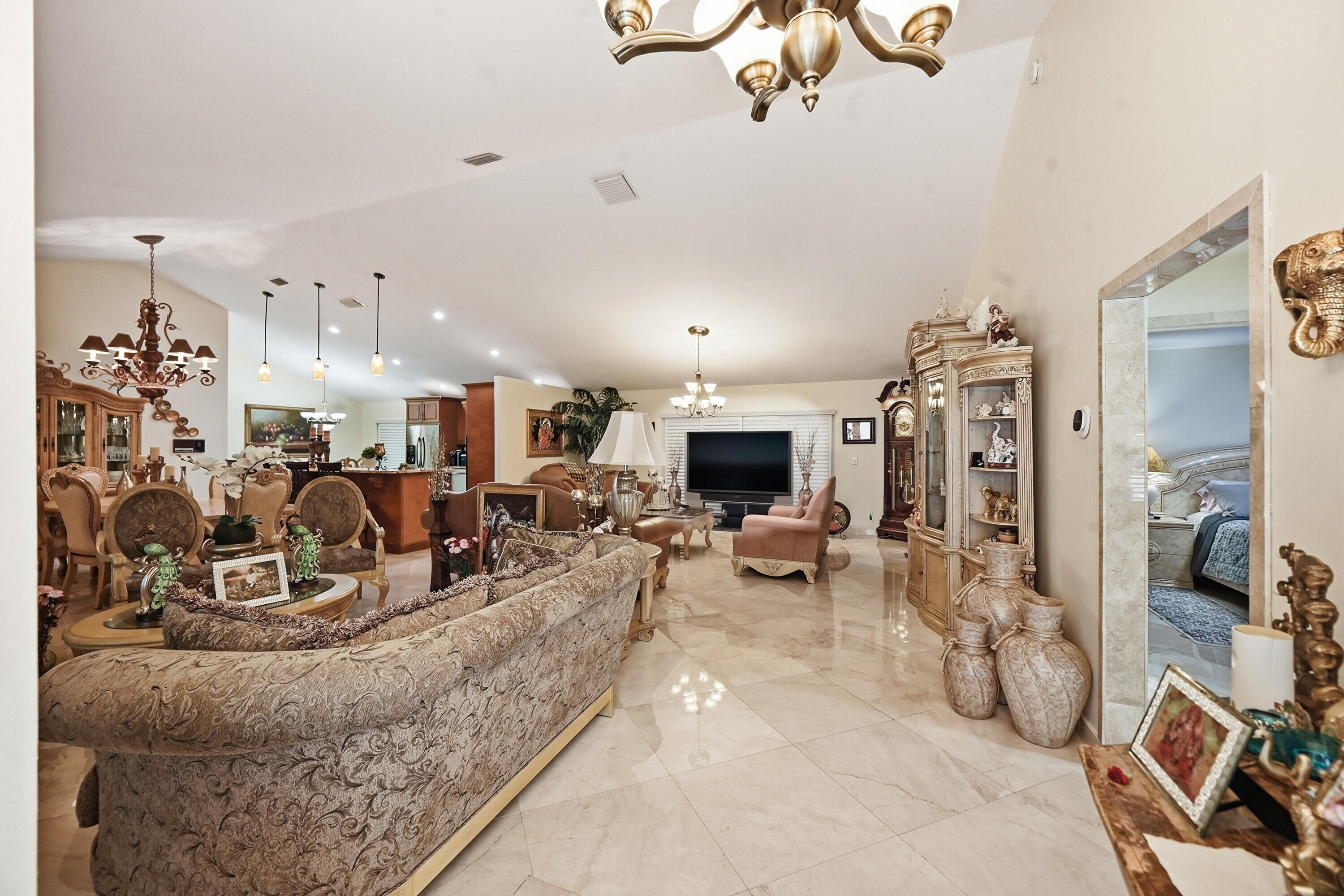 5884 Laurel Green Circle Property Photo 6