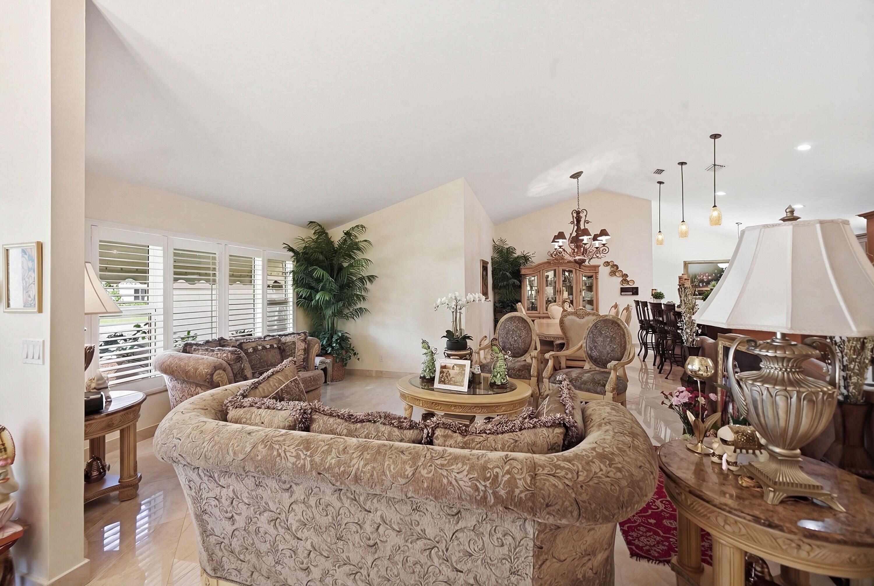 5884 Laurel Green Circle Property Photo 8