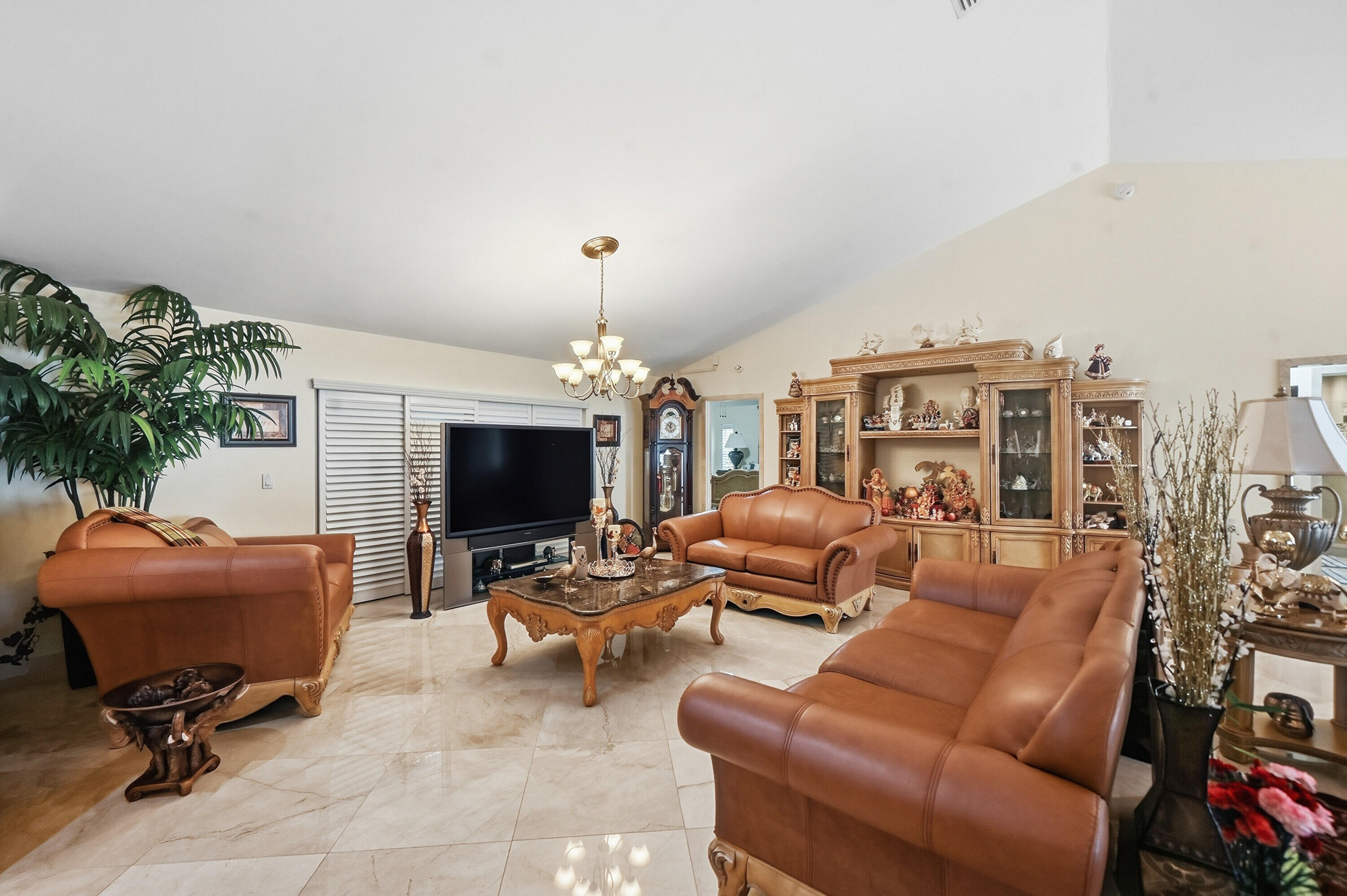 5884 Laurel Green Circle Property Photo 12
