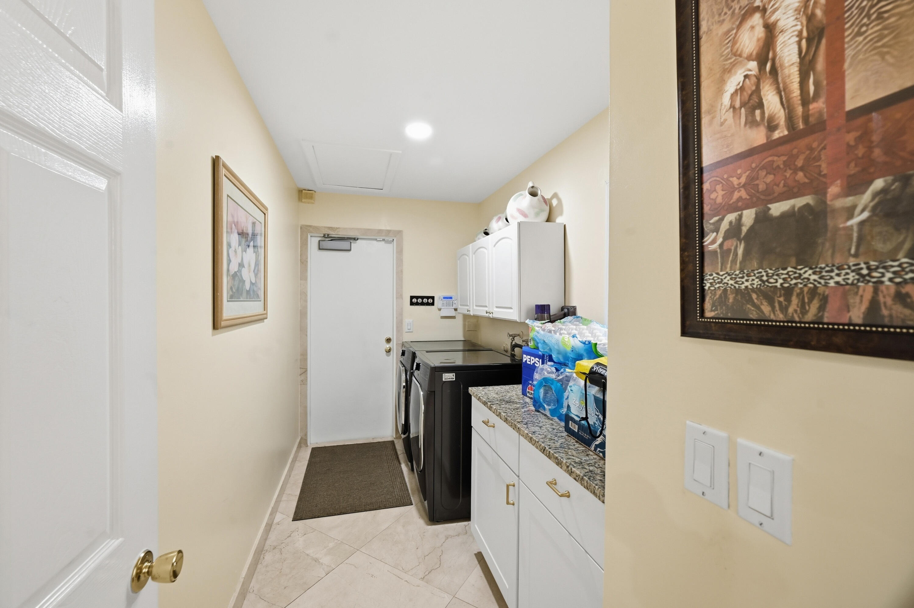 5884 Laurel Green Circle Property Photo 28