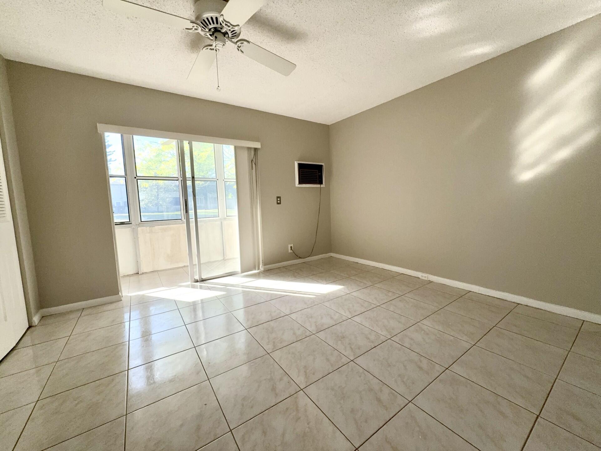 166 Sussex I Property Photo 7