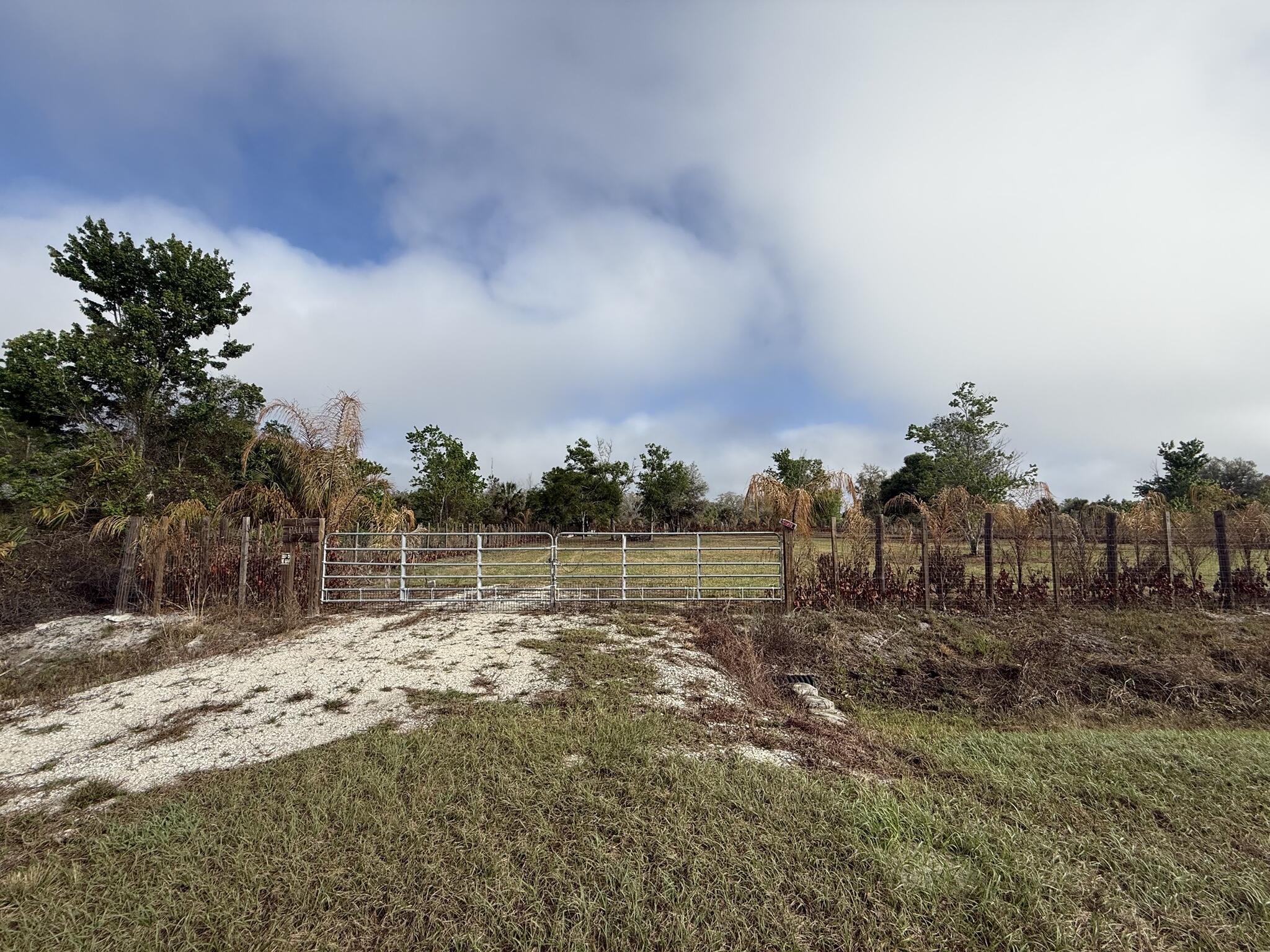 17231 Nw 268th Street Property Photo 6