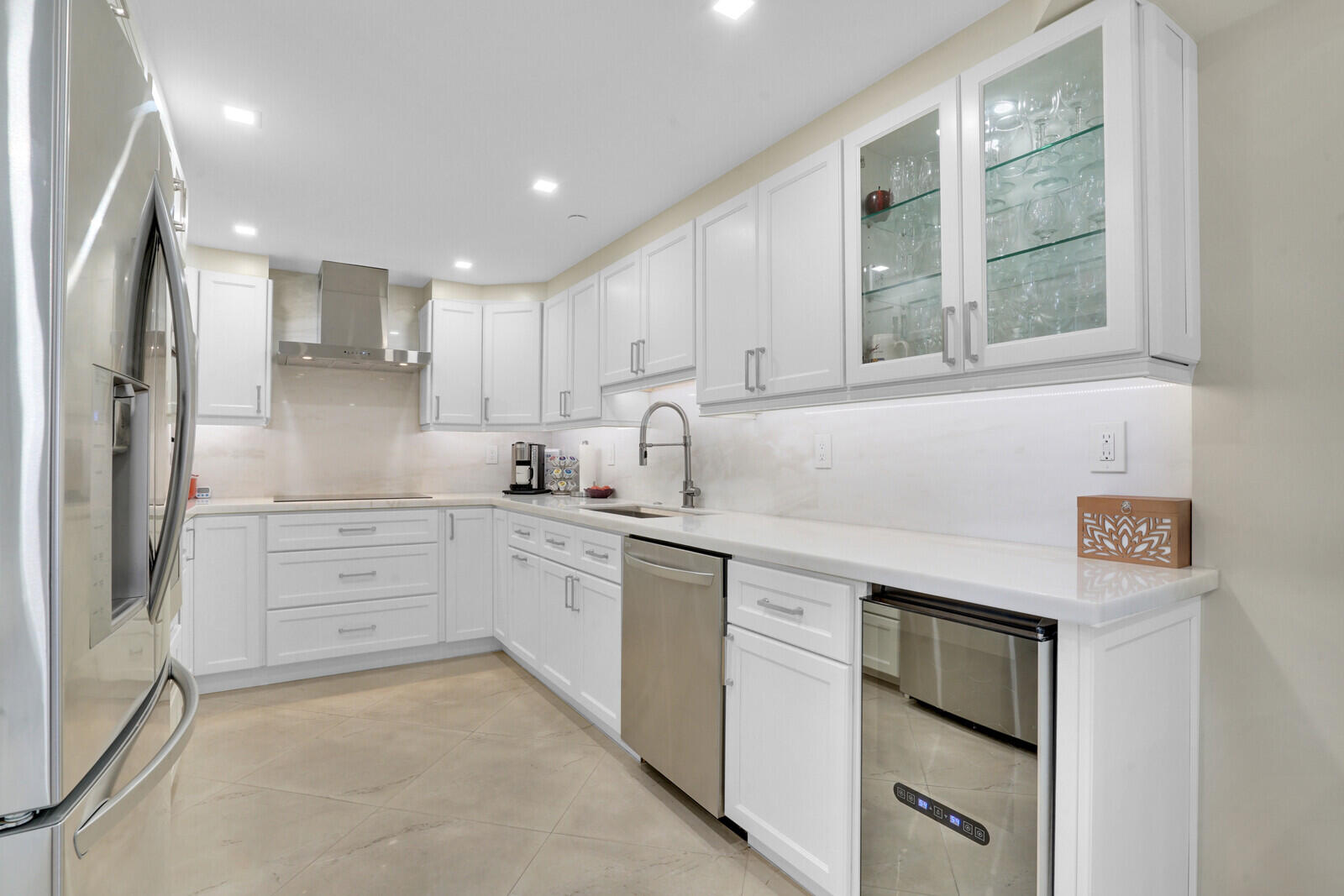 2697 N Ocean Boulevard F-205 Property Photo 15