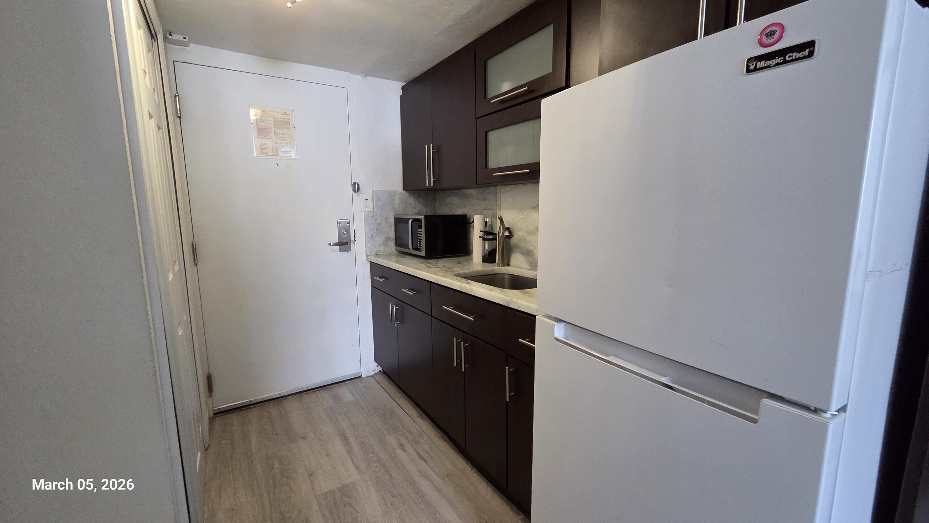 19201 Collins Avenue 105 Property Photo 6