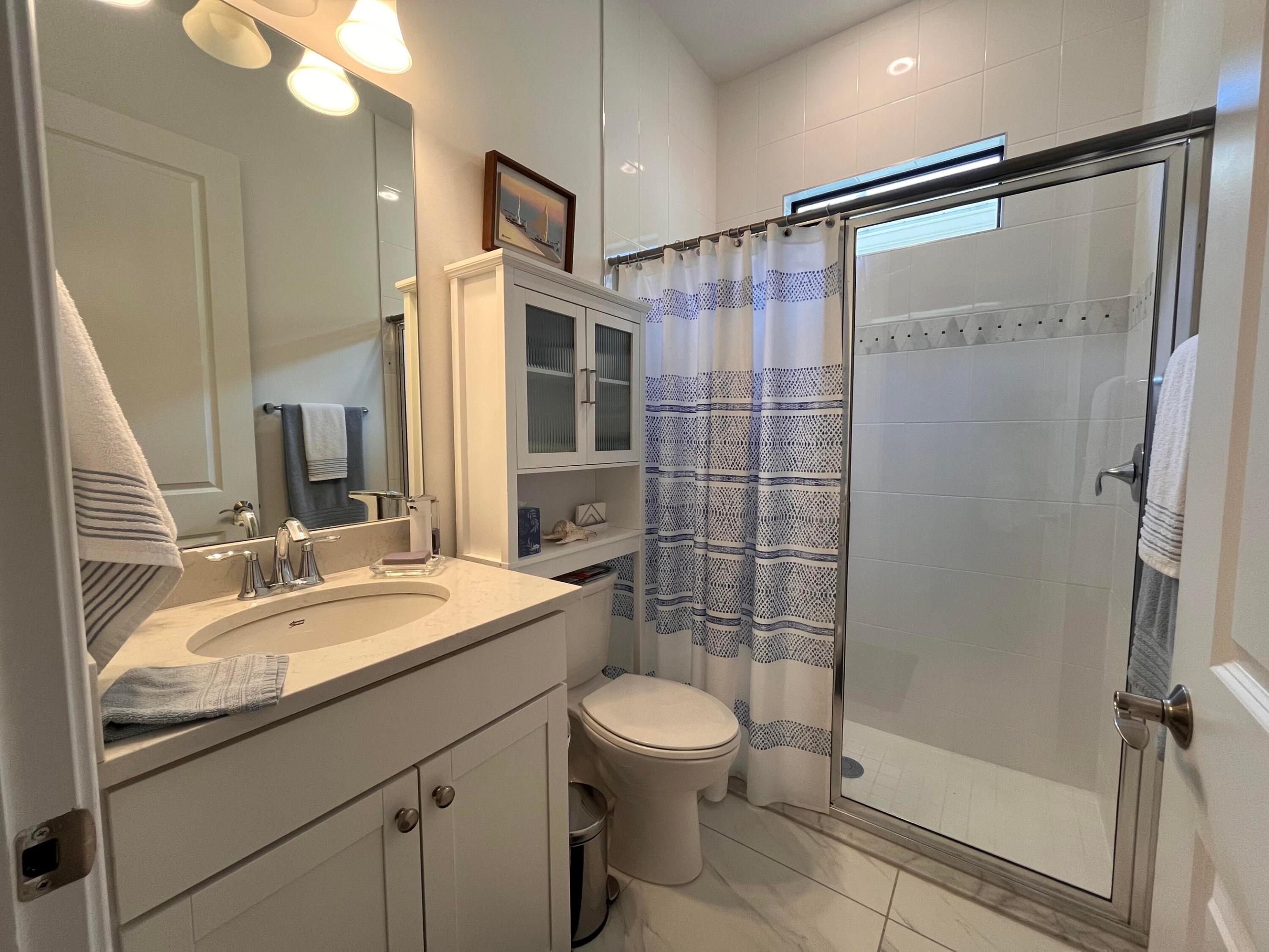5663 Saint Armands Way Property Photo 15