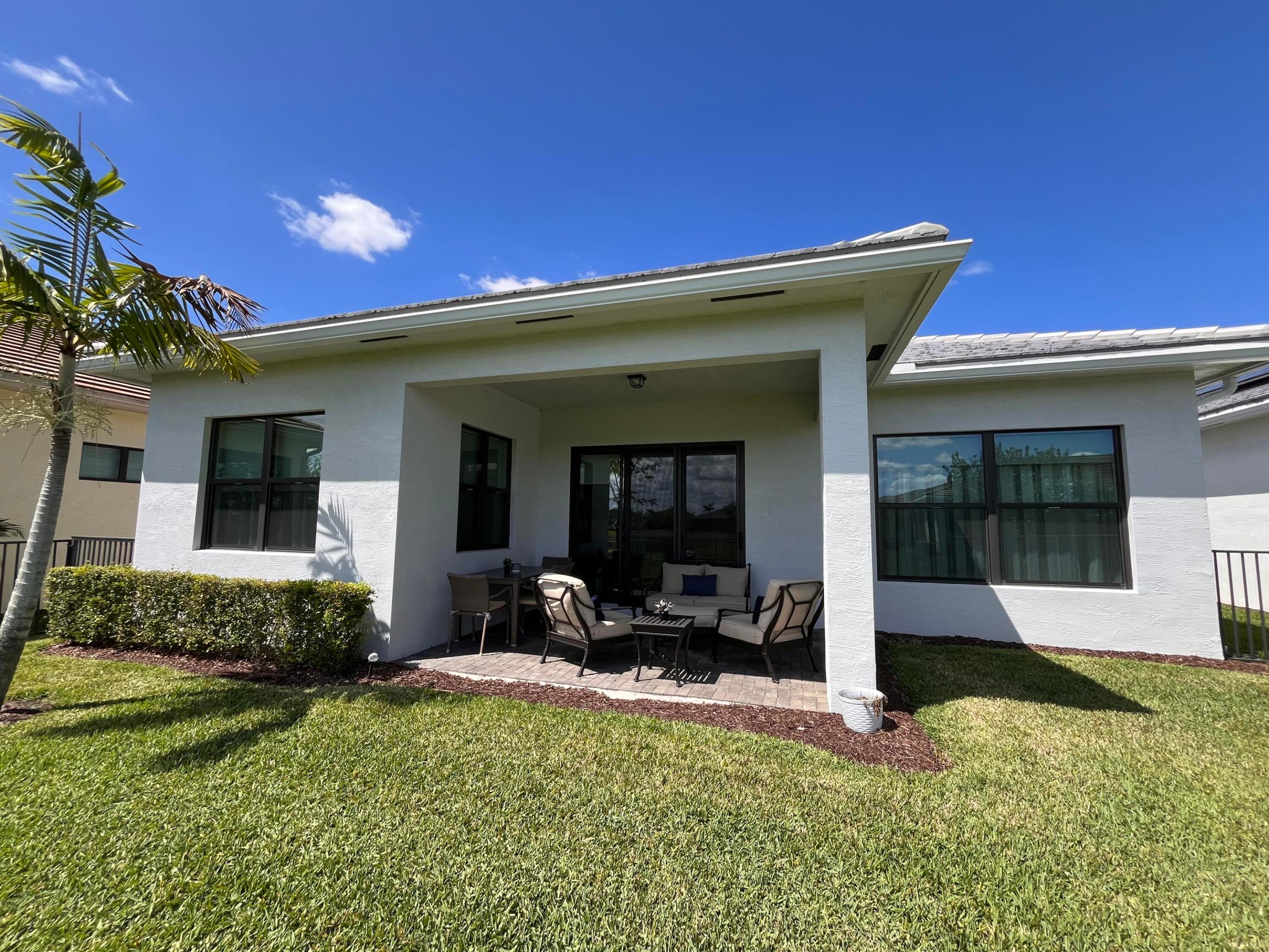 5663 Saint Armands Way Property Photo 19