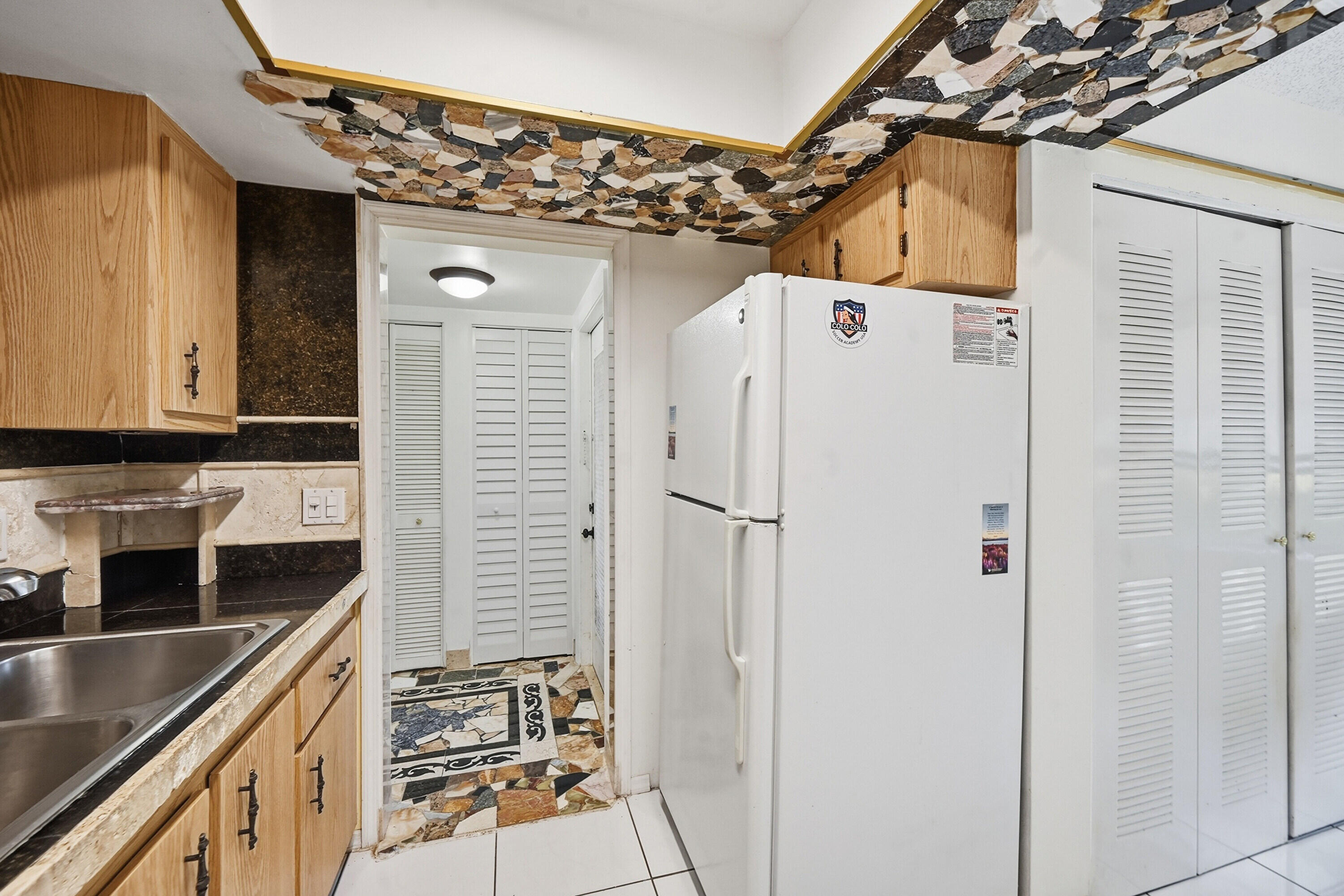 6525 S Oriole Boulevard Property Photo 7