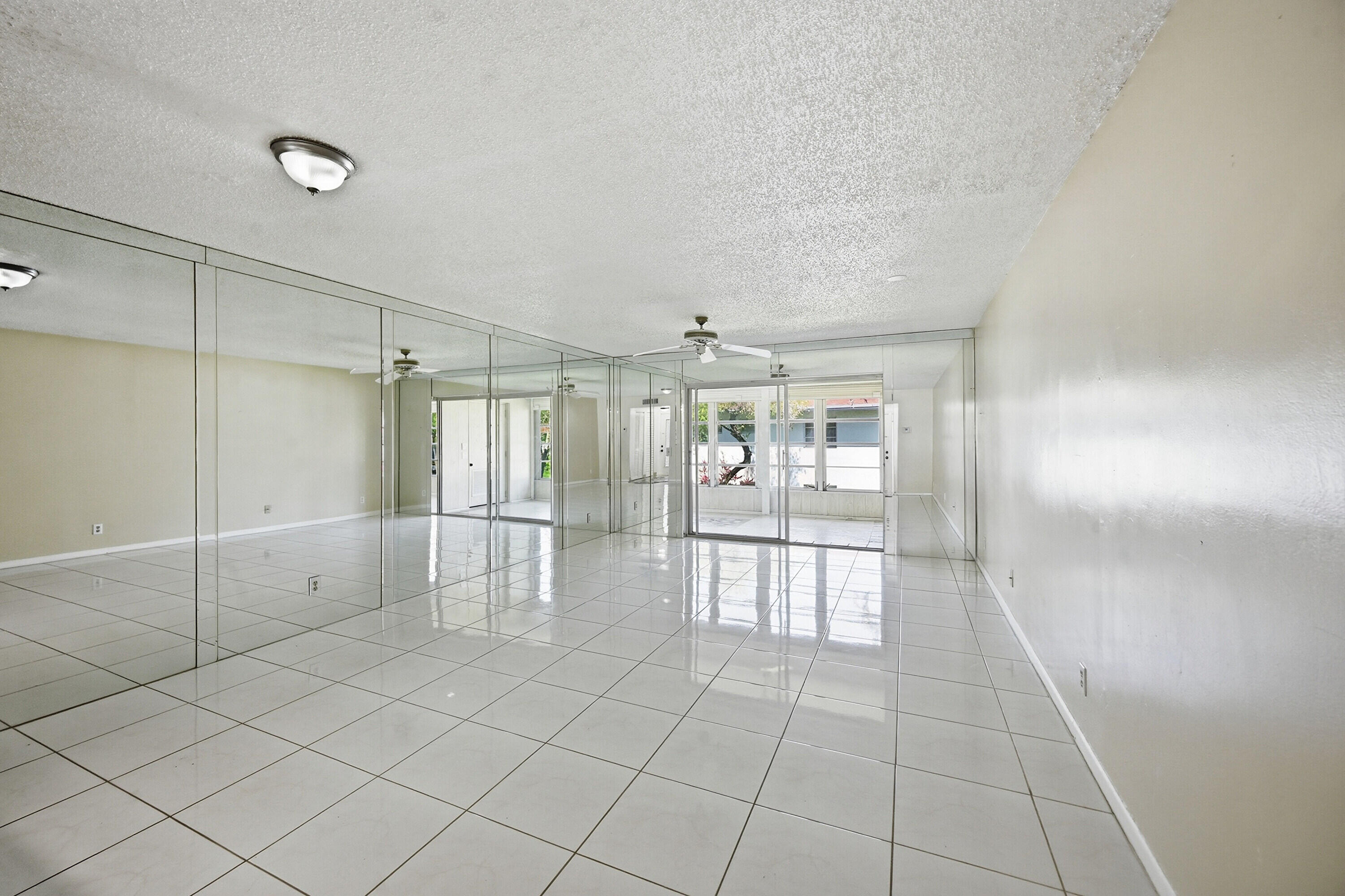 6525 S Oriole Boulevard Property Photo 10