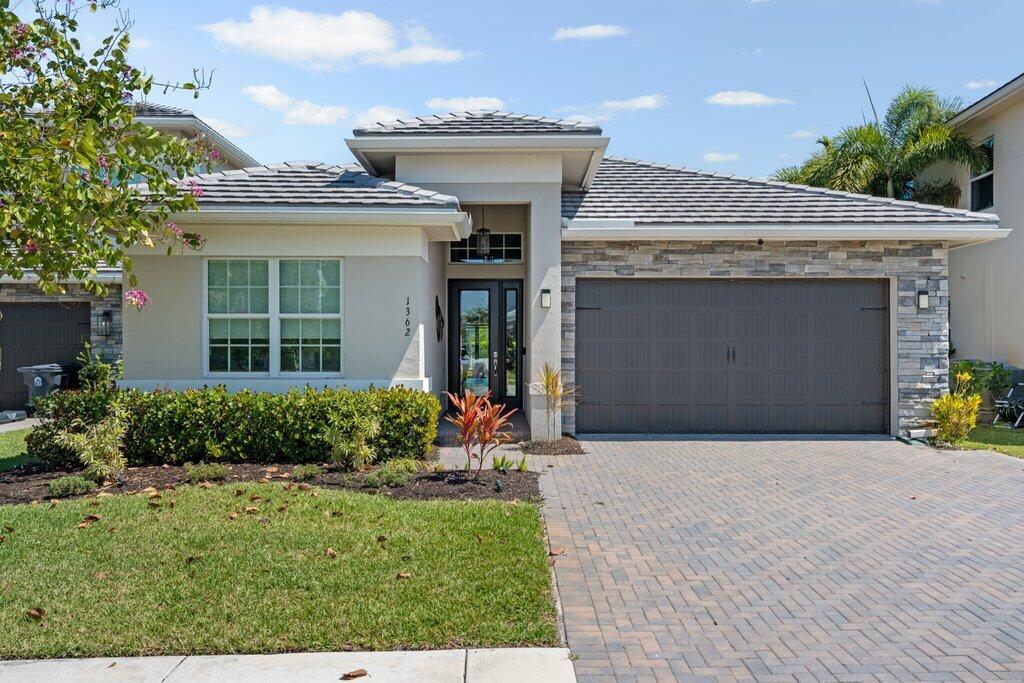 1362 Harvester Crossing Property Photo 1