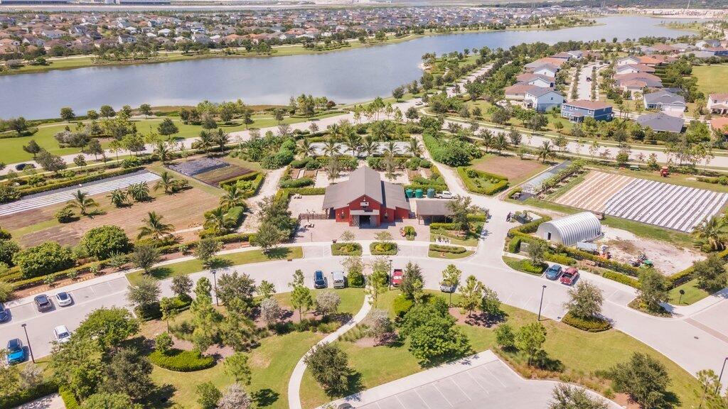 1362 Harvester Crossing Property Photo 91