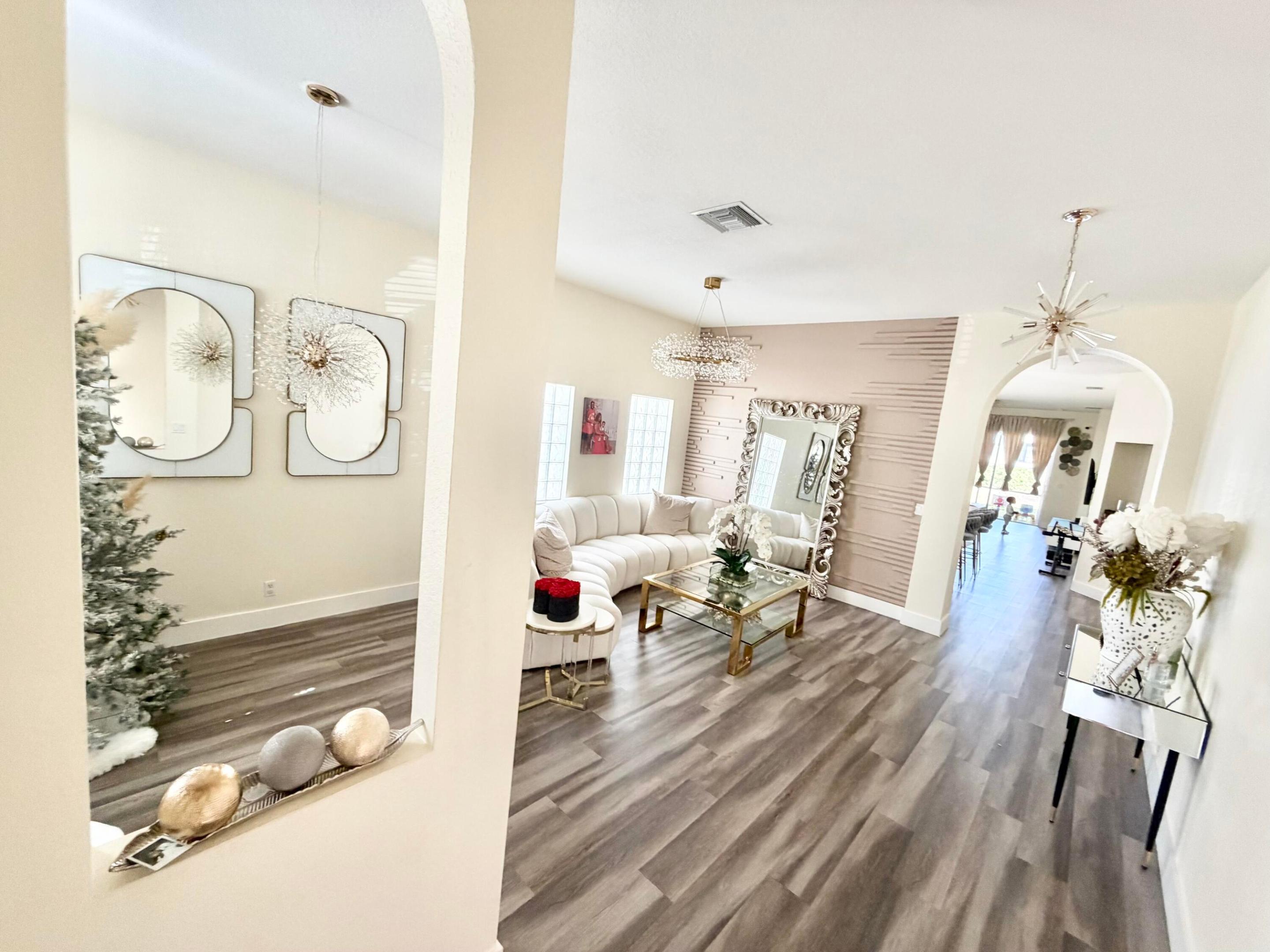159 Berenger Walk Property Photo 3