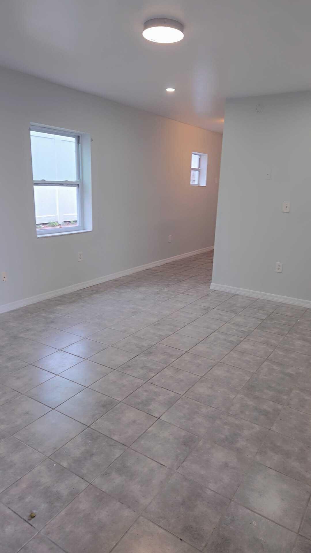 621 Nw 5th Avenue Unit 4 Property Photo 6