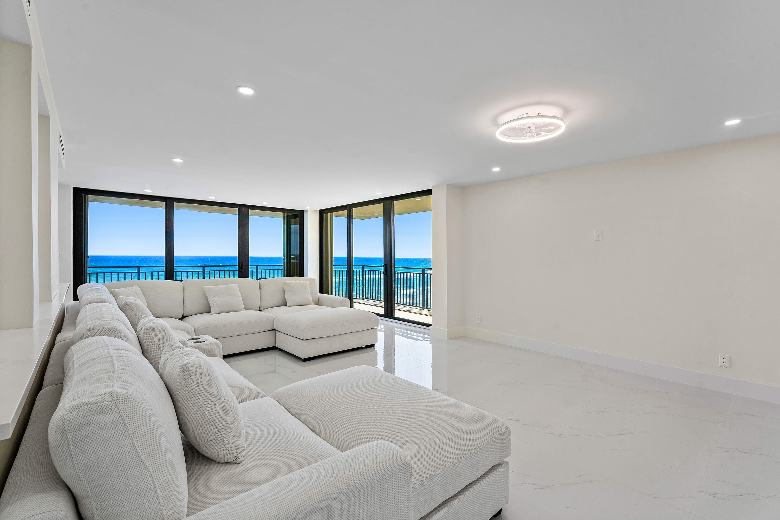 5460 N Ocean Drive 5b Property Photo 15