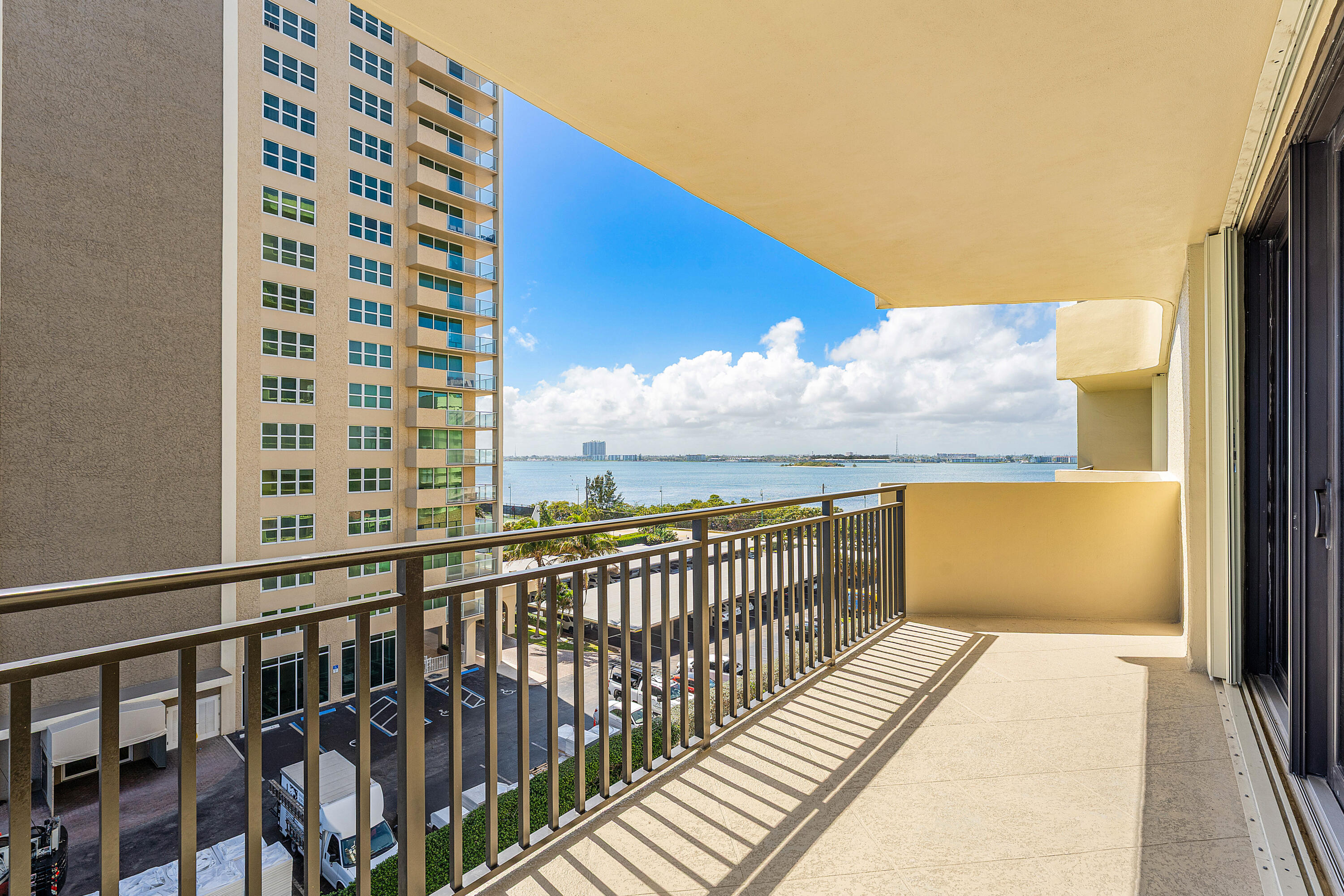 5460 N Ocean Drive 5b Property Photo 43
