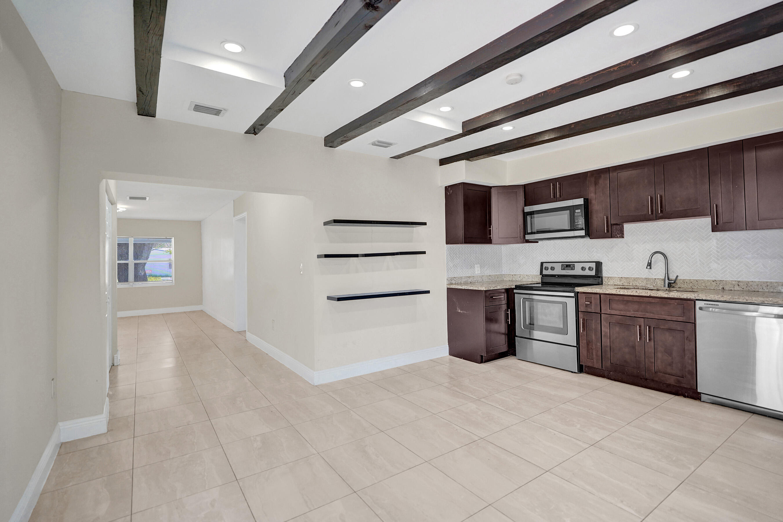 131 Ne 51st Street Property Photo 6