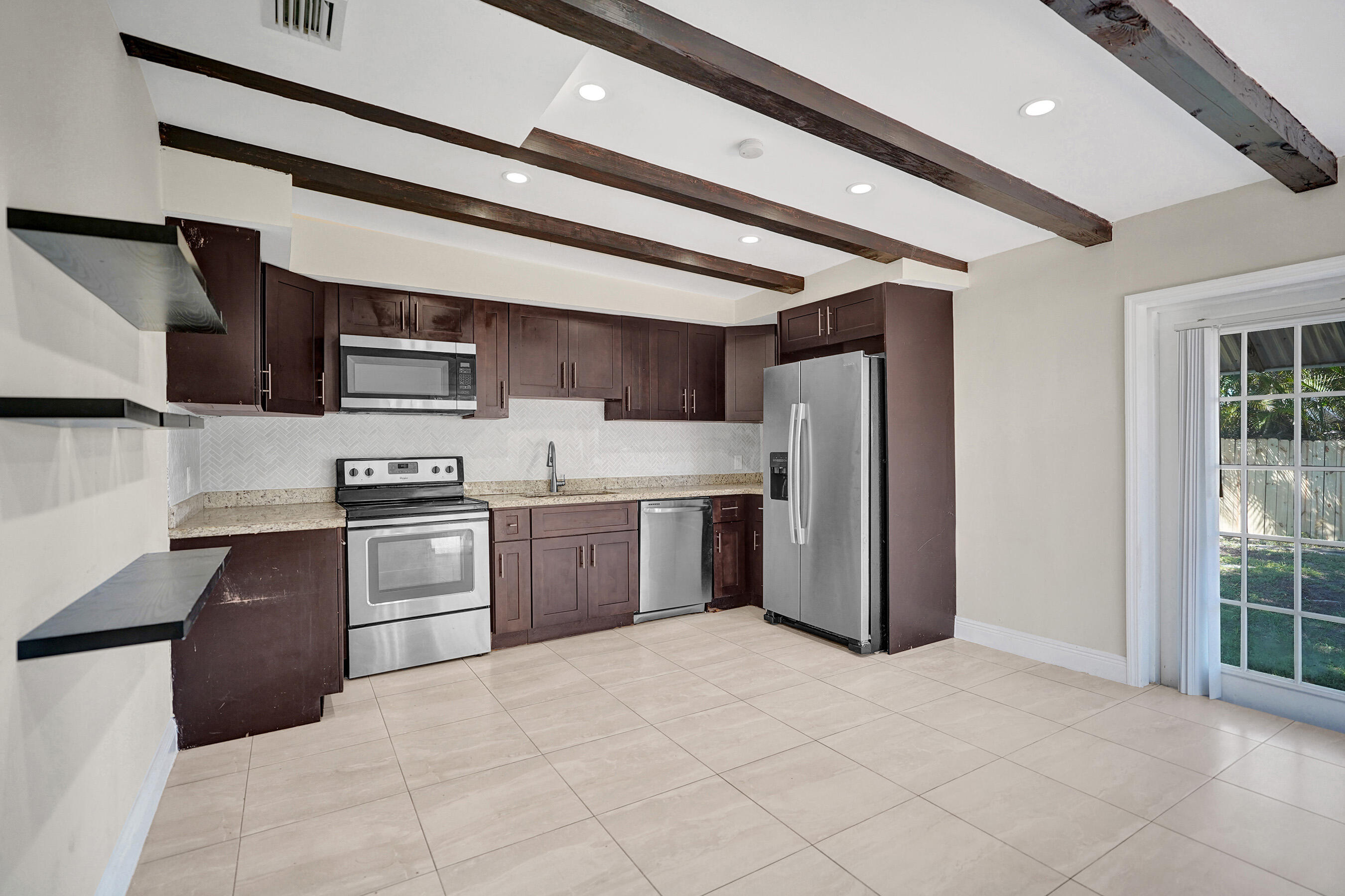 131 Ne 51st Street Property Photo 7