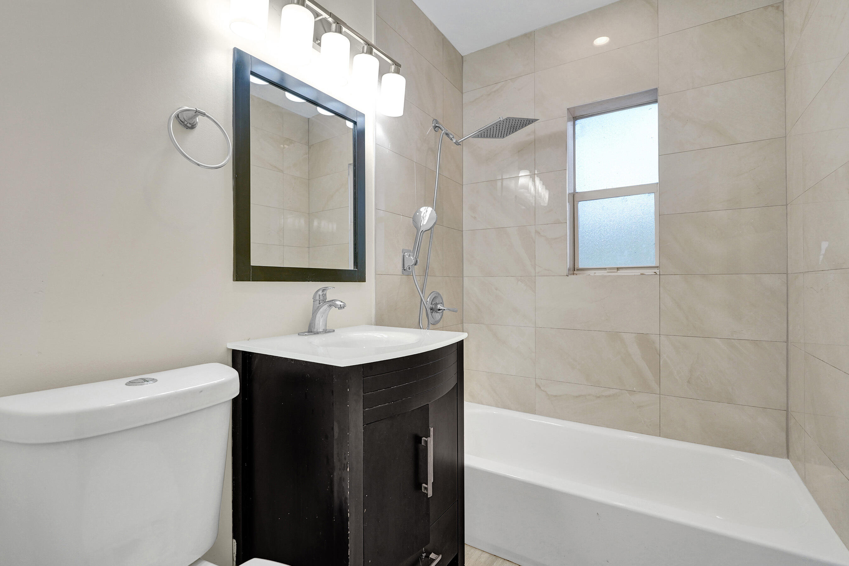 131 Ne 51st Street Property Photo 14