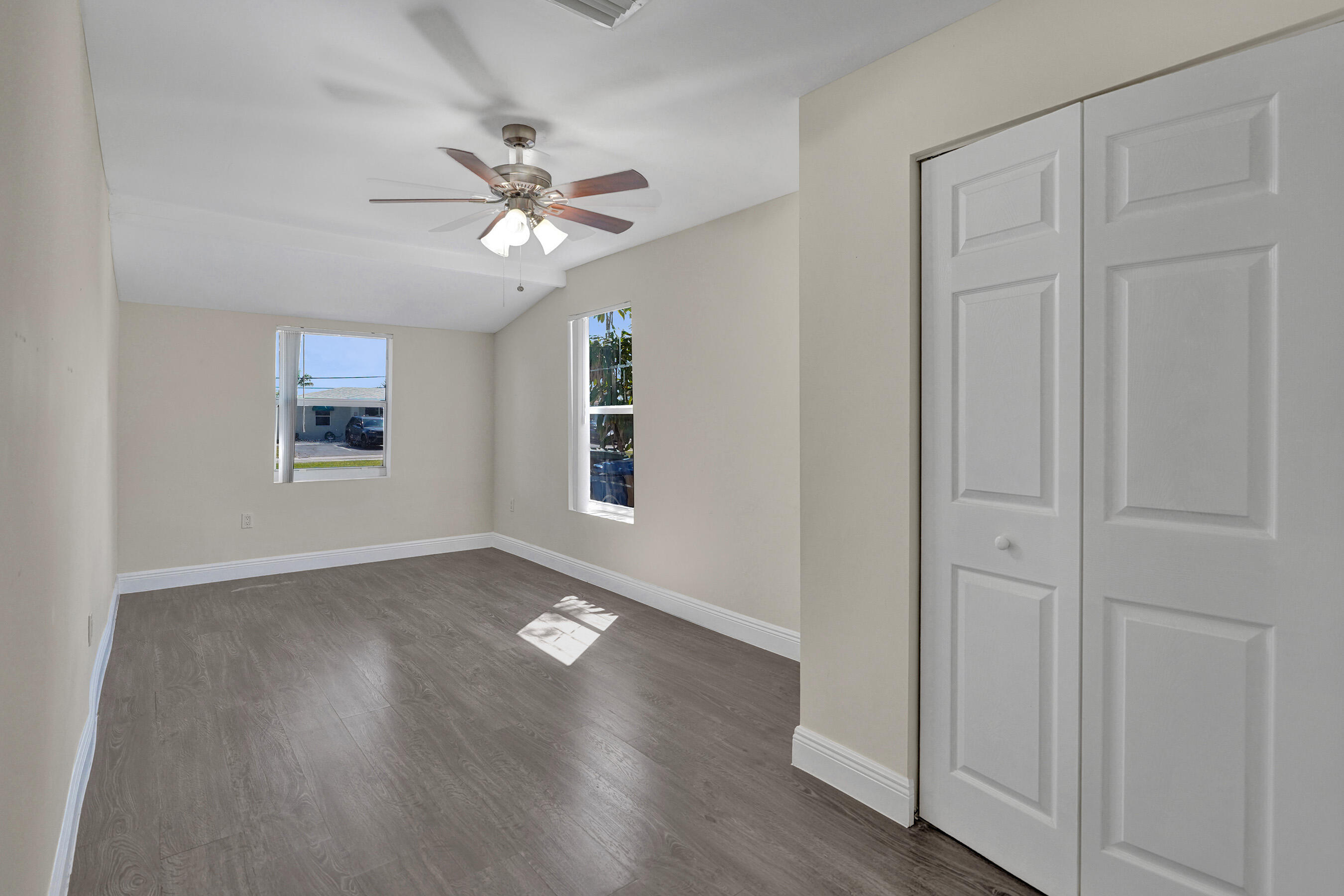 131 Ne 51st Street Property Photo 15