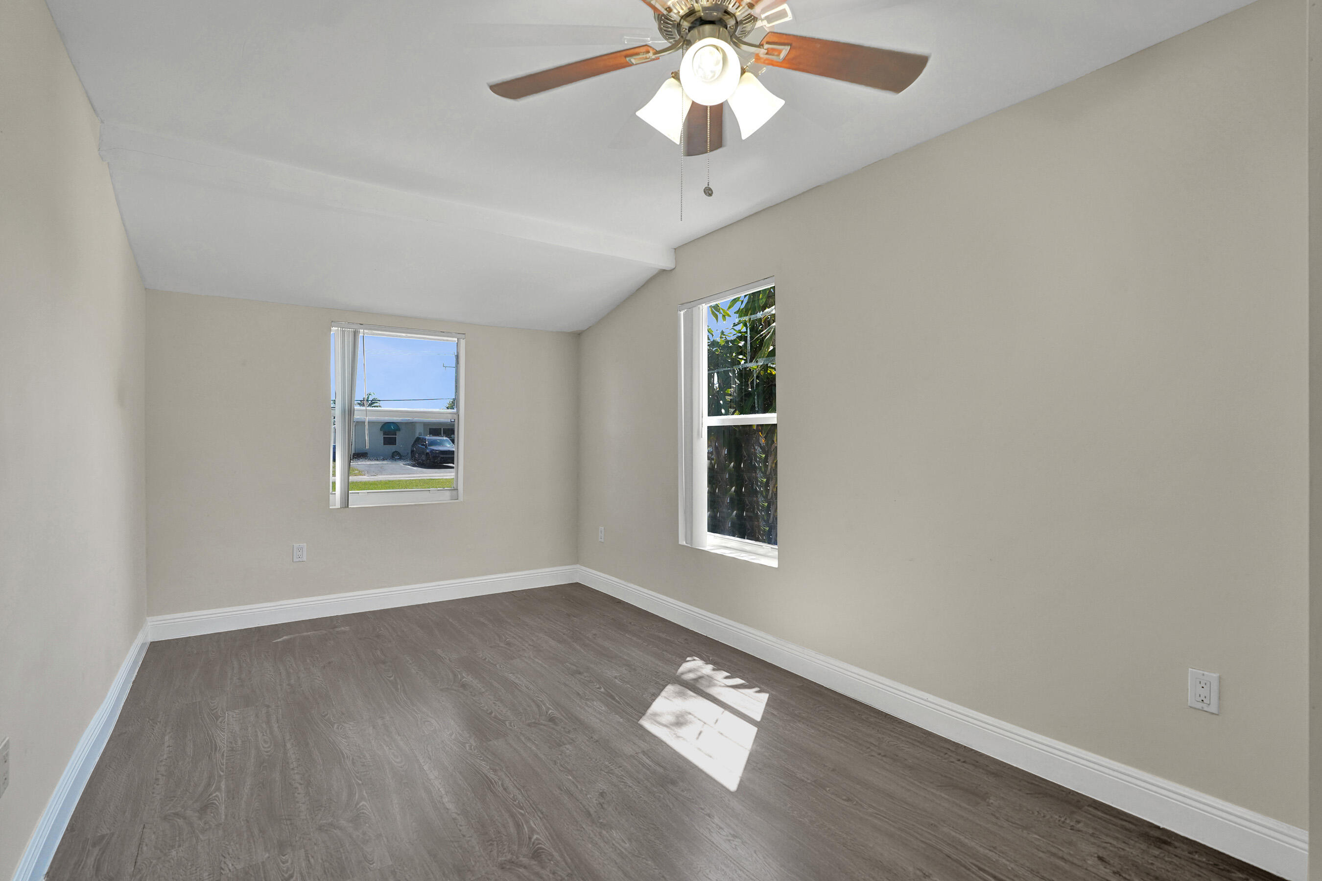 131 Ne 51st Street Property Photo 16