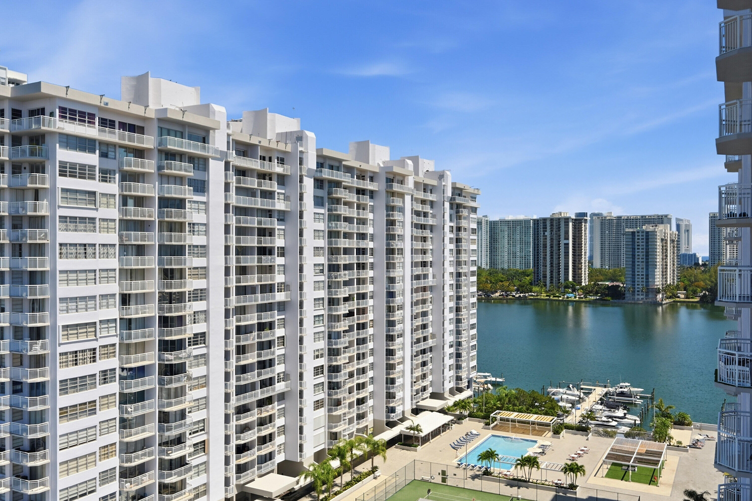 18011 Biscayne Boulevard 1502 Property Photo 1