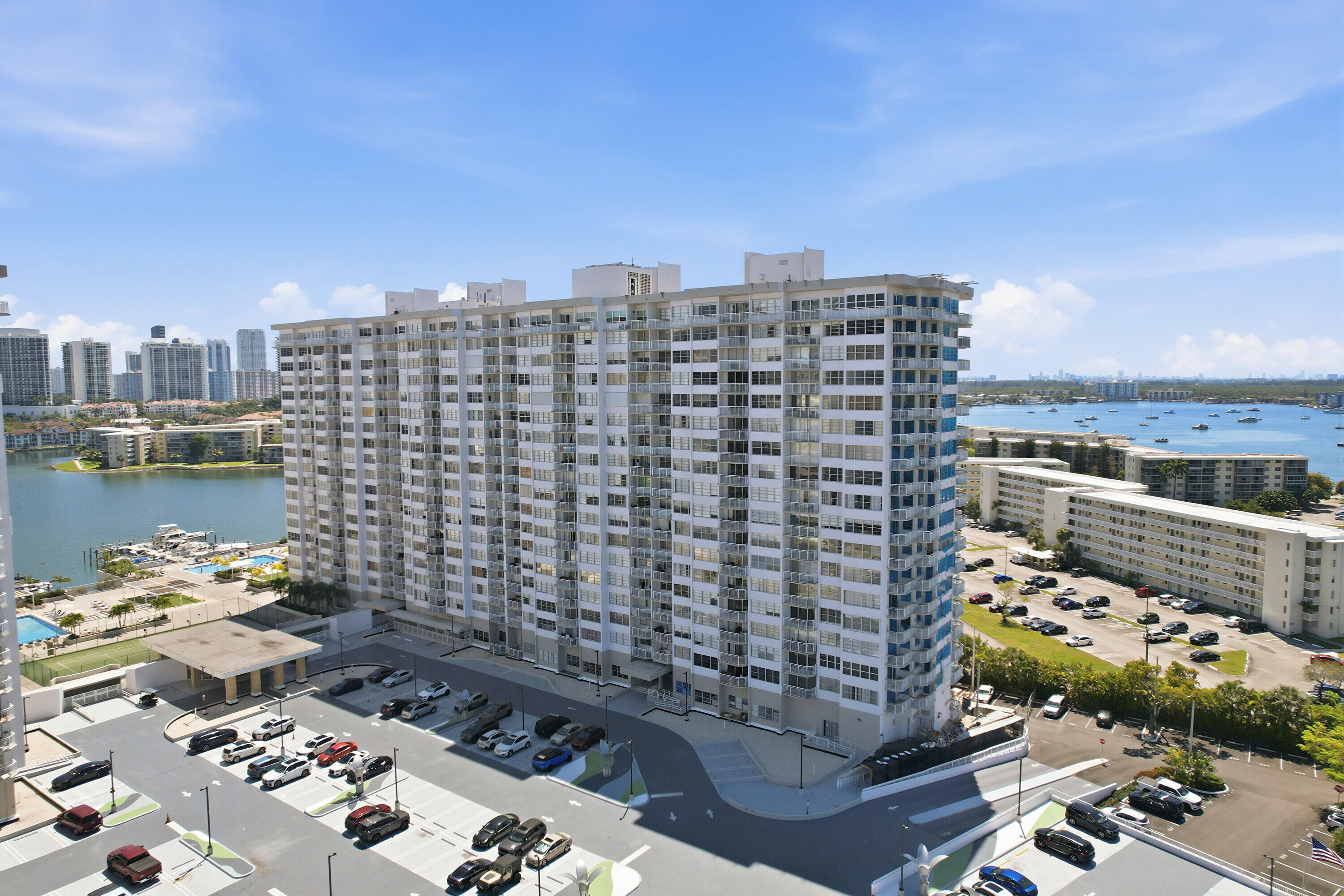 18011 Biscayne Boulevard 1502 Property Photo 2