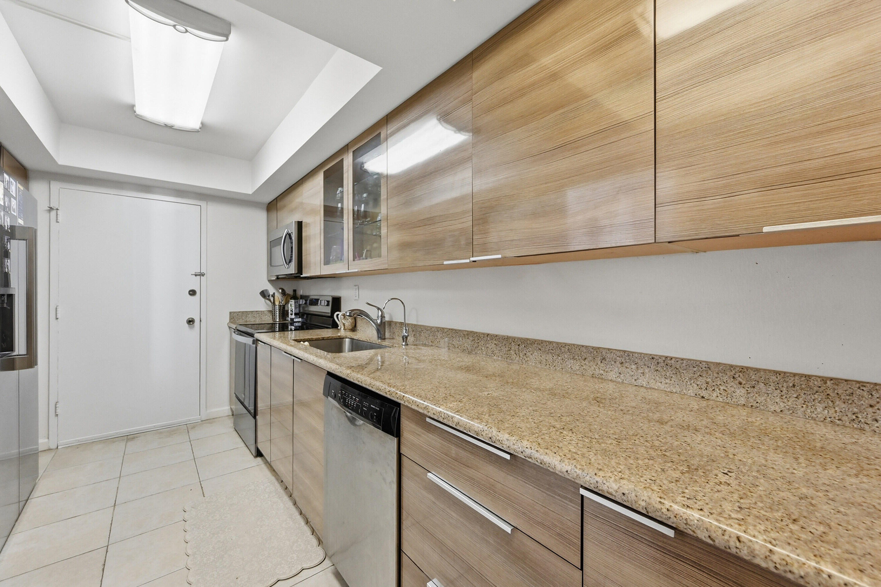 18011 Biscayne Boulevard 1502 Property Photo 4