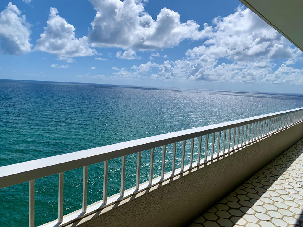 5540 N Ocean Drive PH-A Property Photo 1