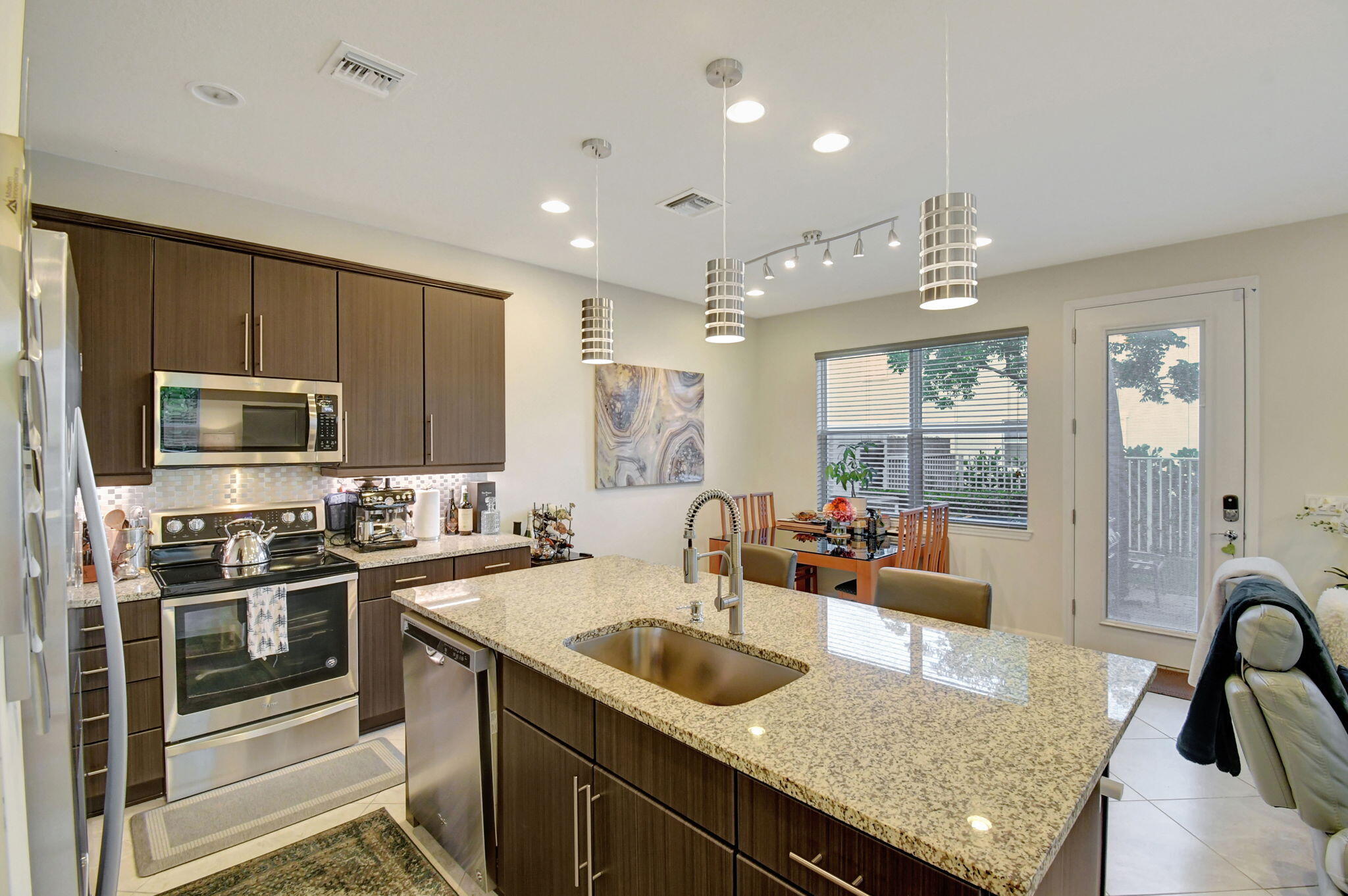 1105 Banyan Drive Property Photo 12