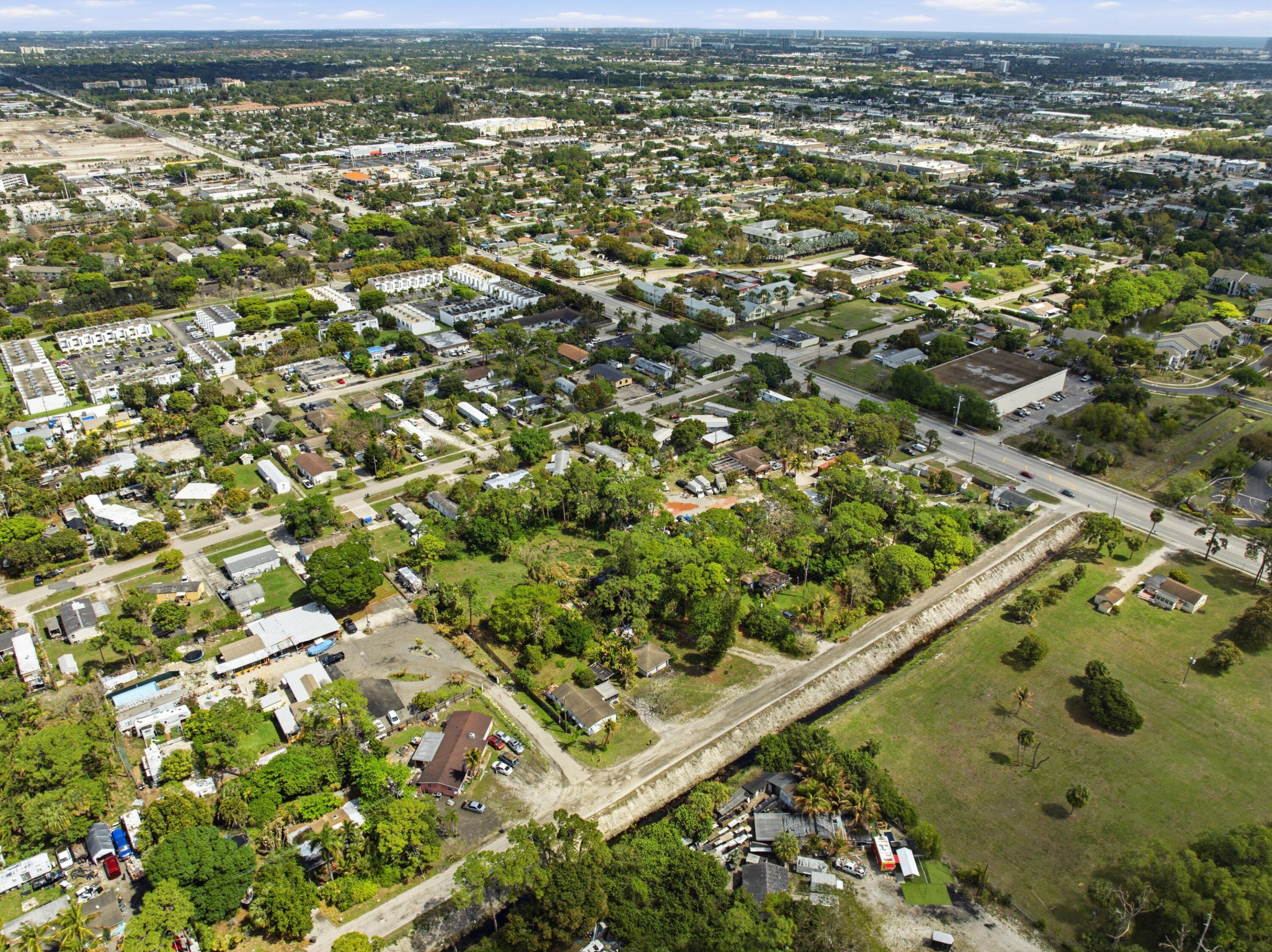 5133 Pine Grove Drive Property Photo 4