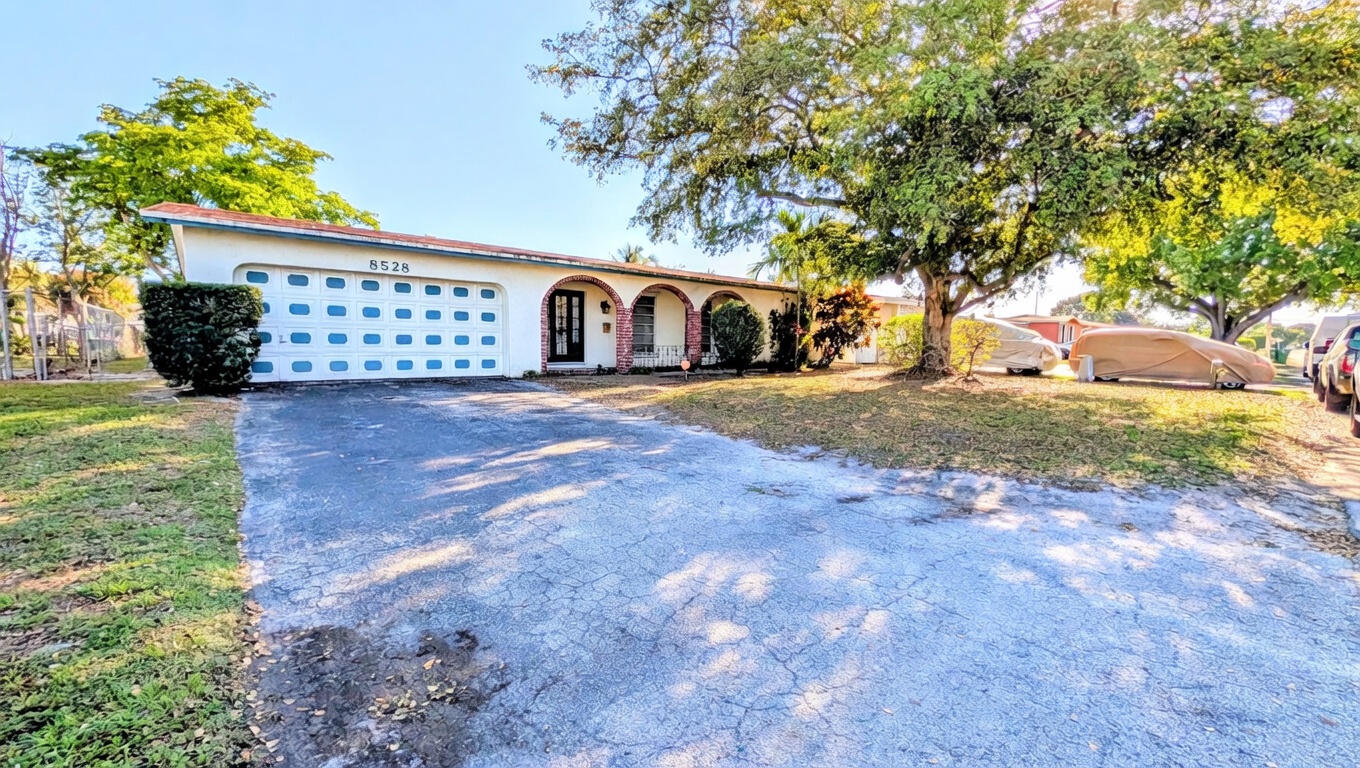 8528 Windsor Drive Property Photo 1
