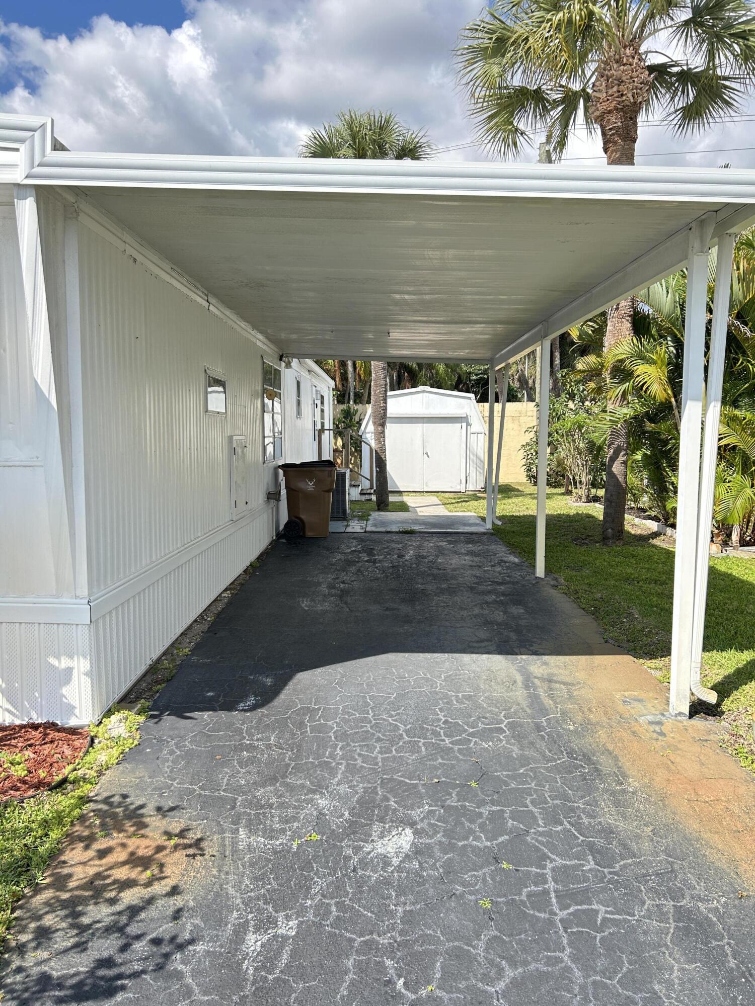 615 Alamanda Lane Property Photo 4