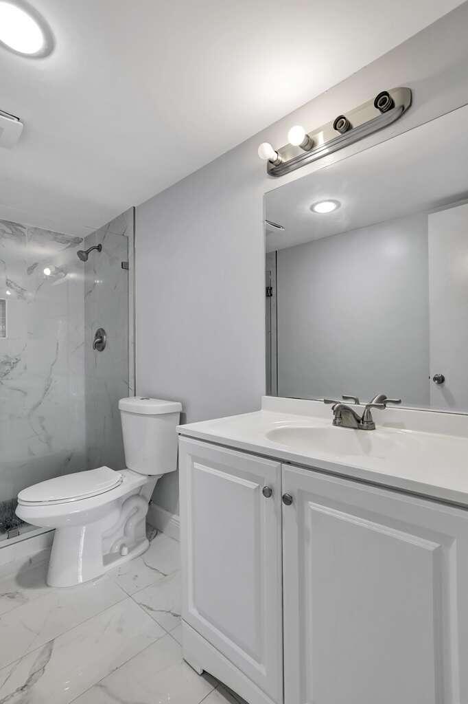 4156 Inverrary Drive 111 Property Photo 6