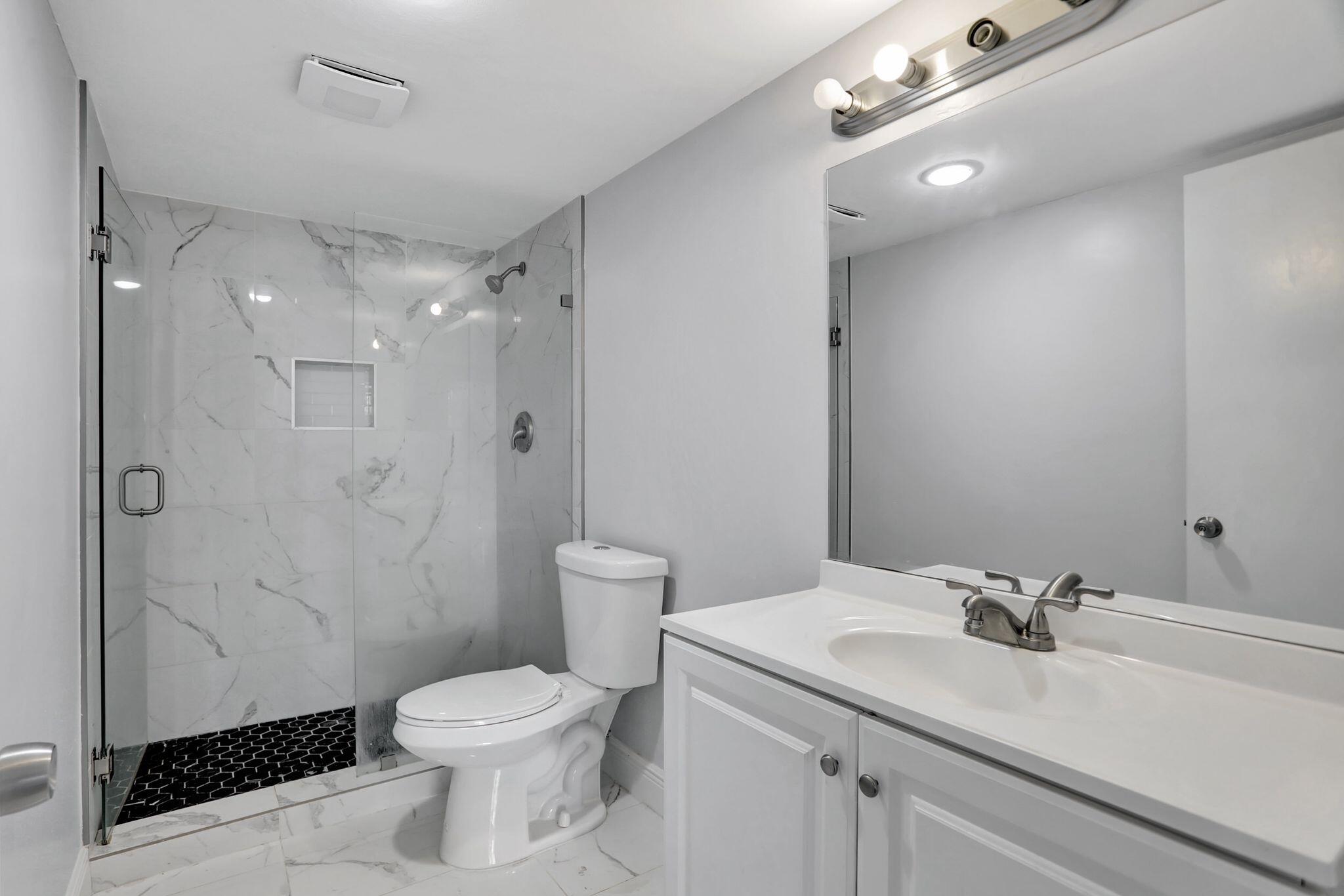 4156 Inverrary Drive 111 Property Photo 8