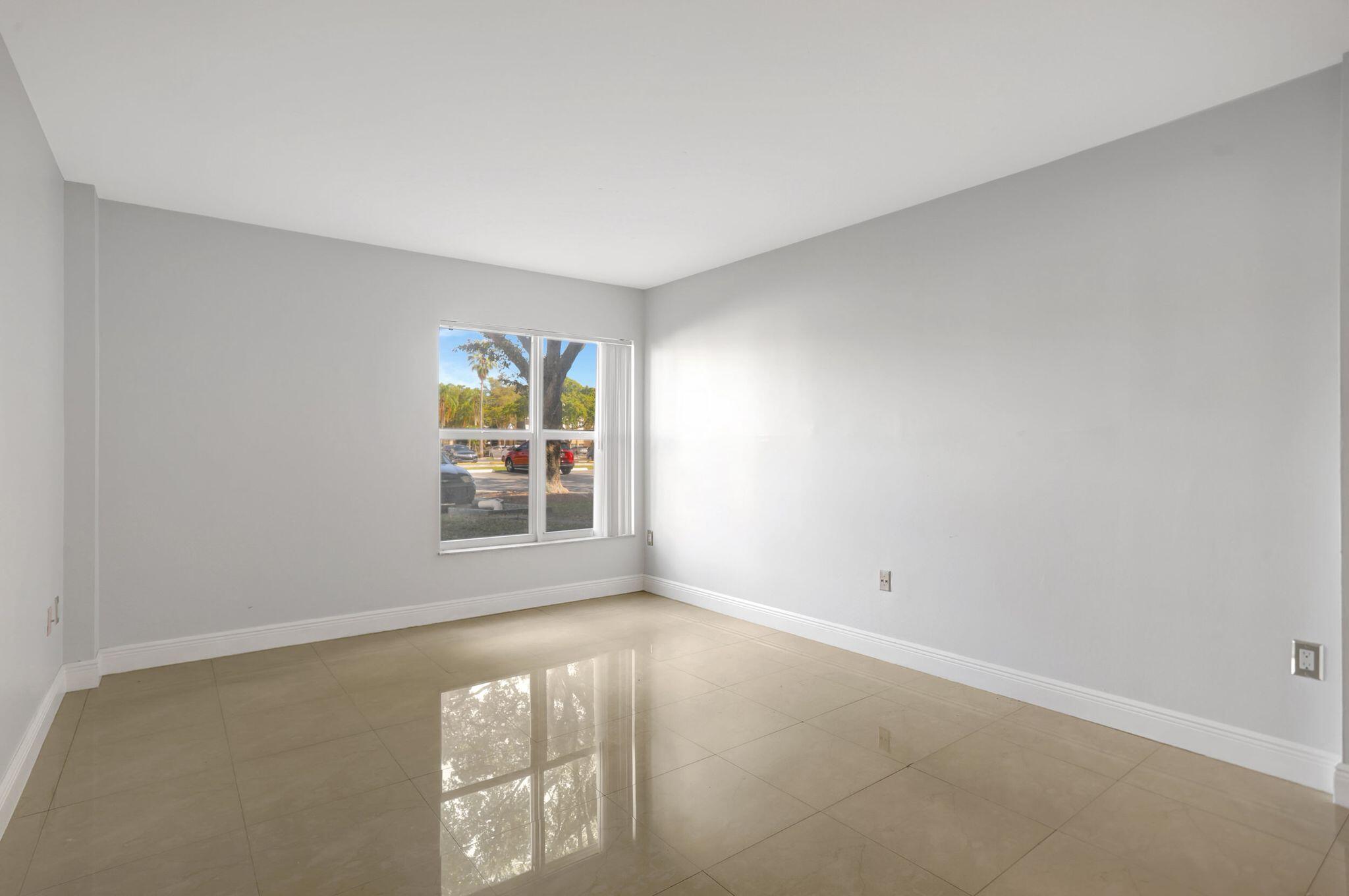 4156 Inverrary Drive 111 Property Photo 15