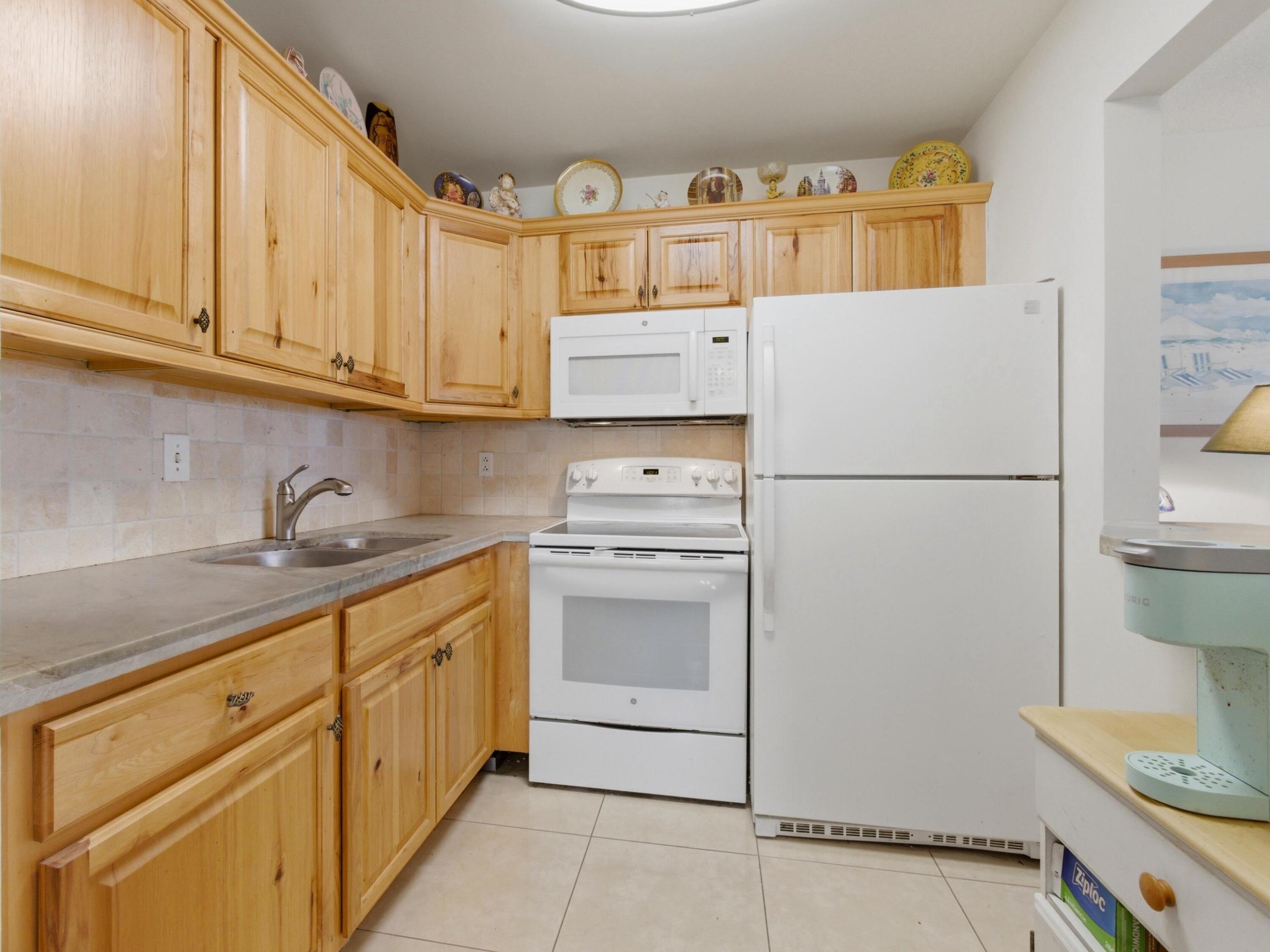 480 Horizons W 208 Property Photo 12