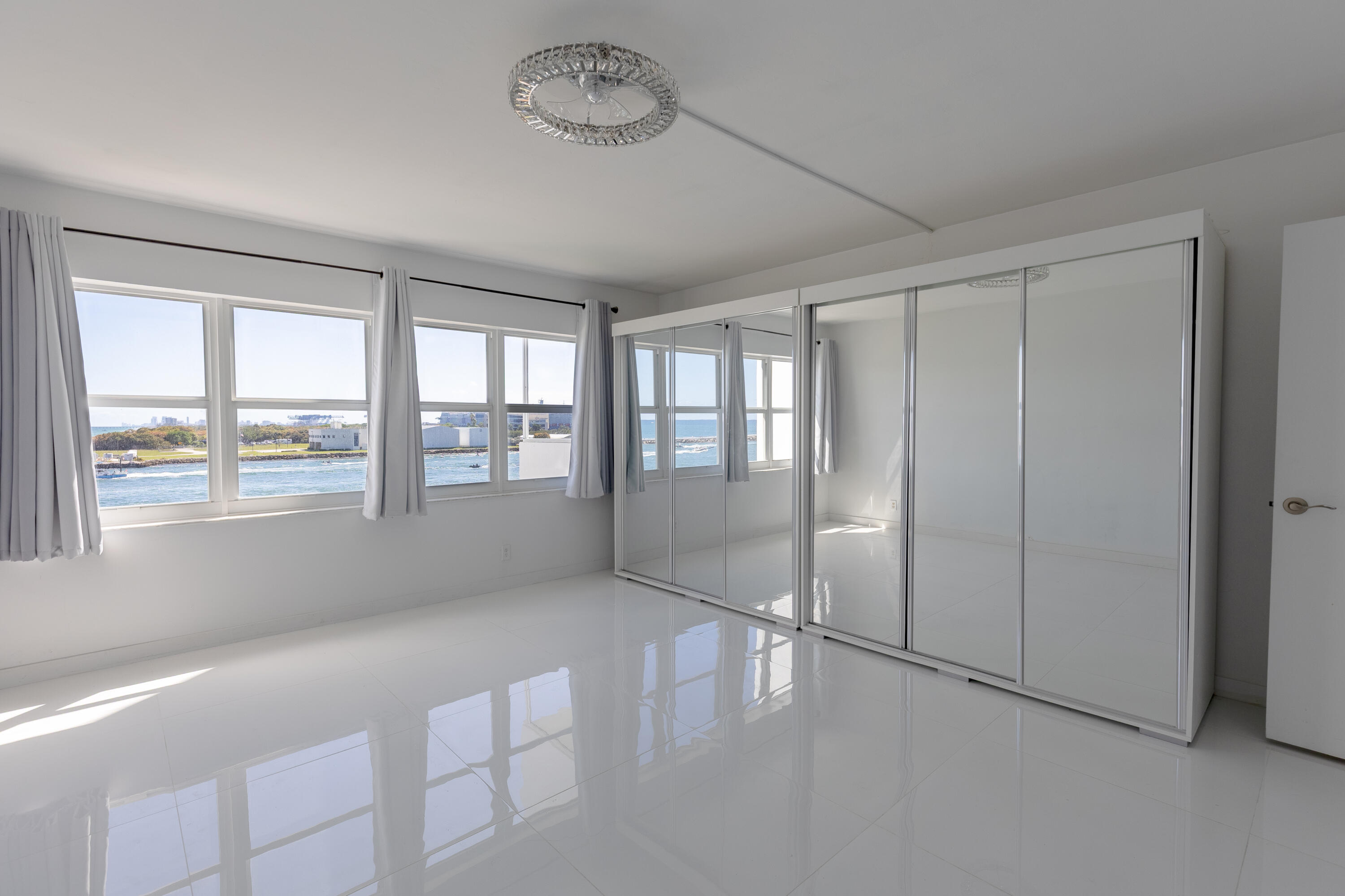 2100 S Ocean Drive 4j Property Photo 12