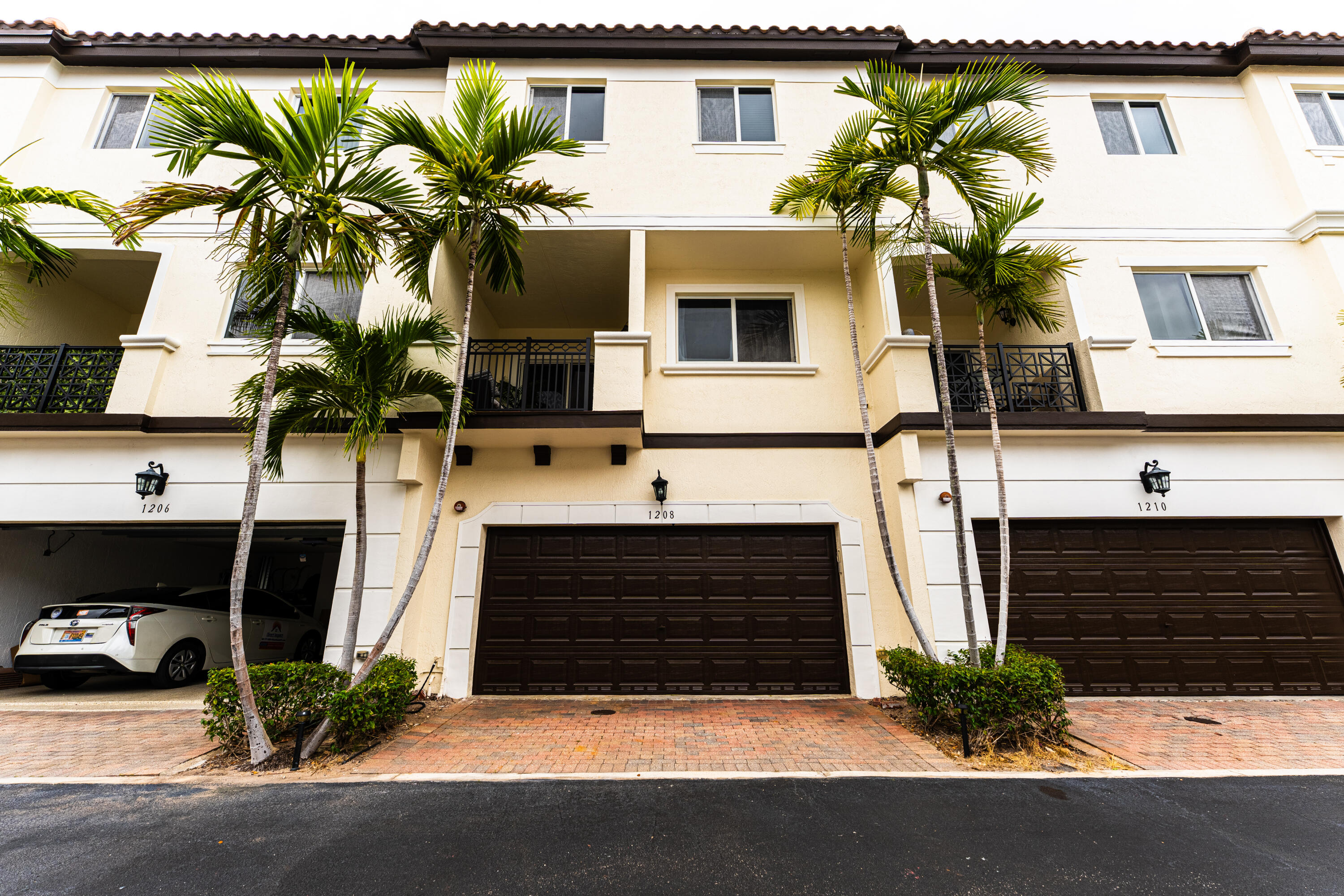 1208 Coastal Bay Boulevard Property Photo 1