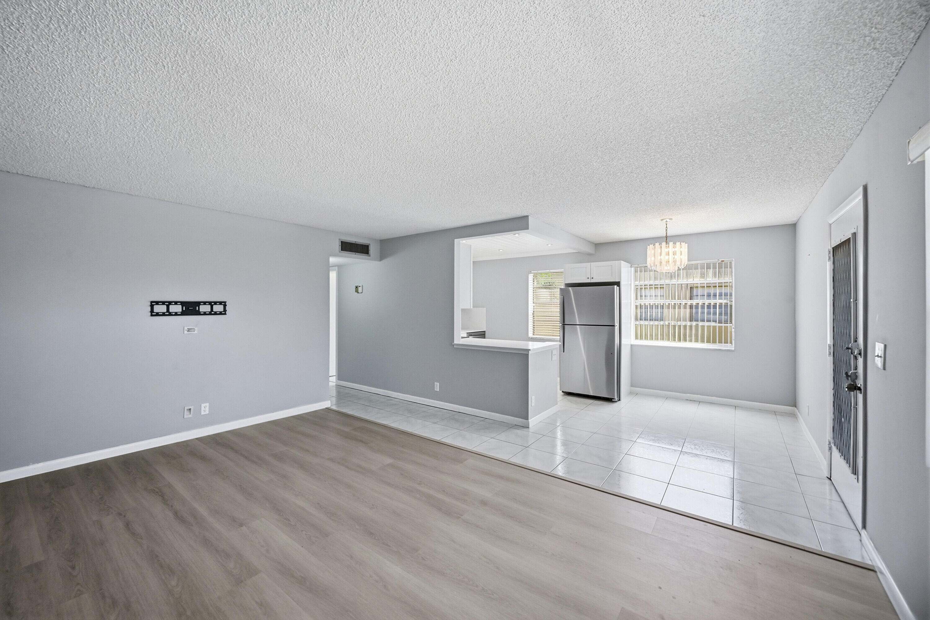 422 Burgundy I Property Photo 5