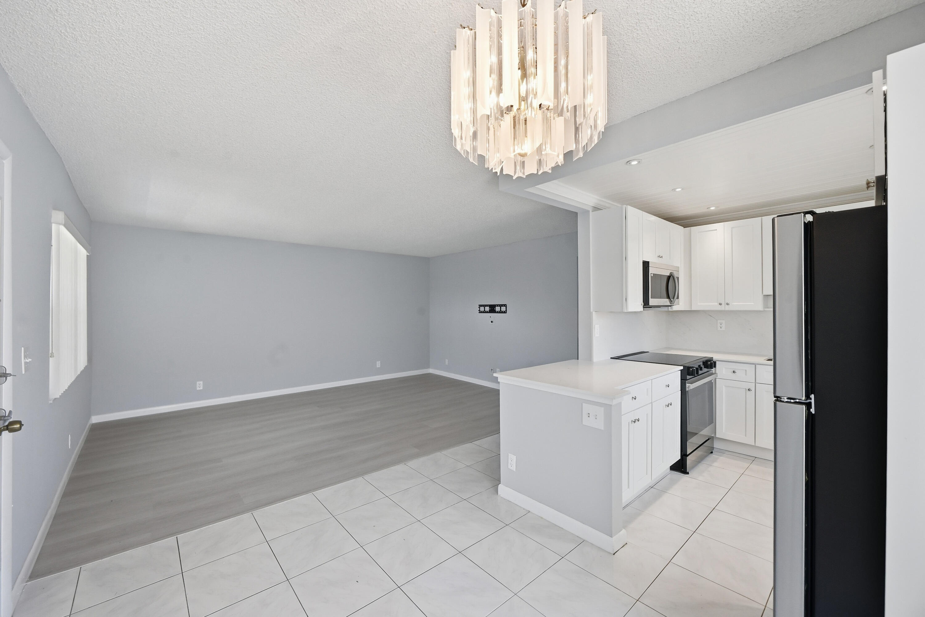 422 Burgundy I Property Photo 8