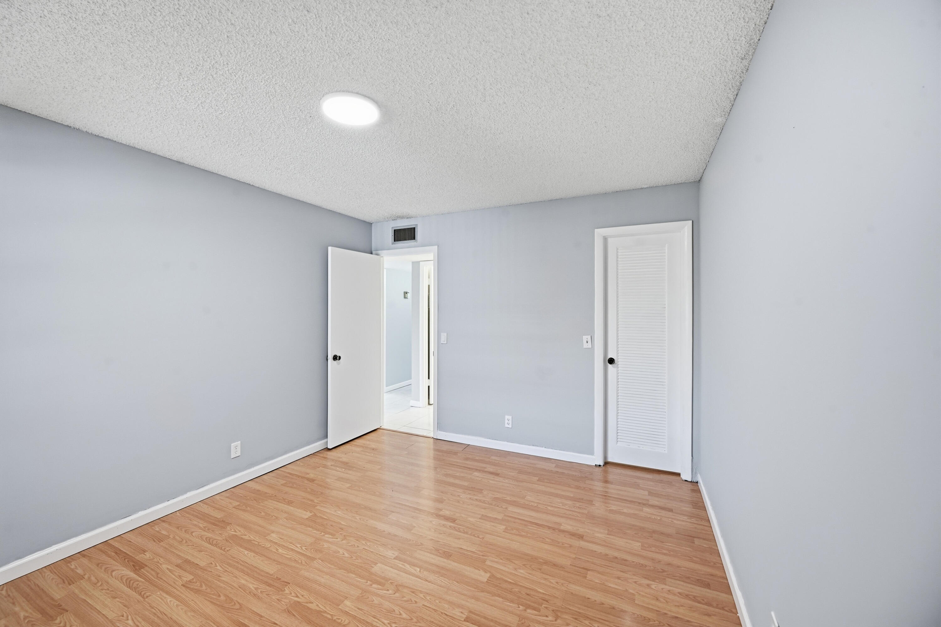 422 Burgundy I Property Photo 12