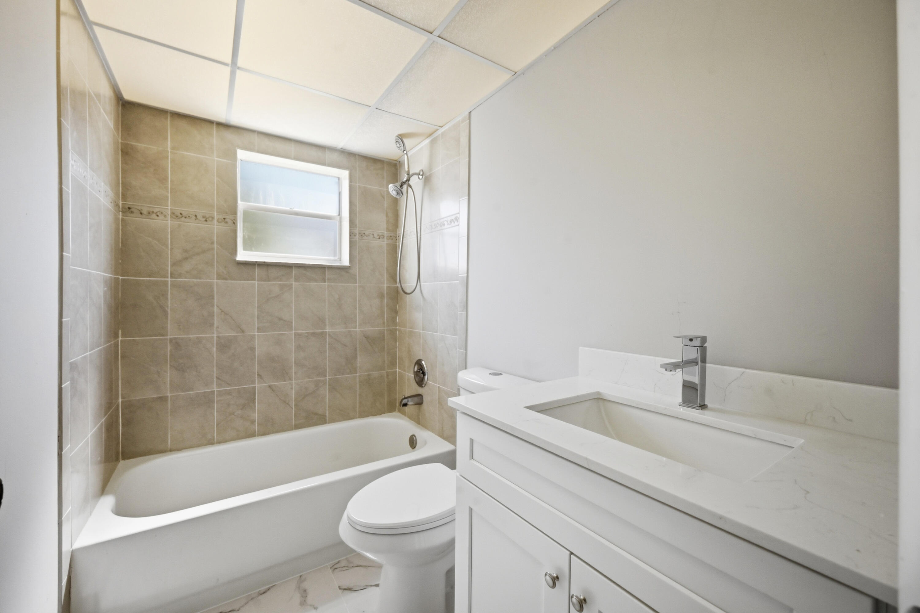 422 Burgundy I Property Photo 18