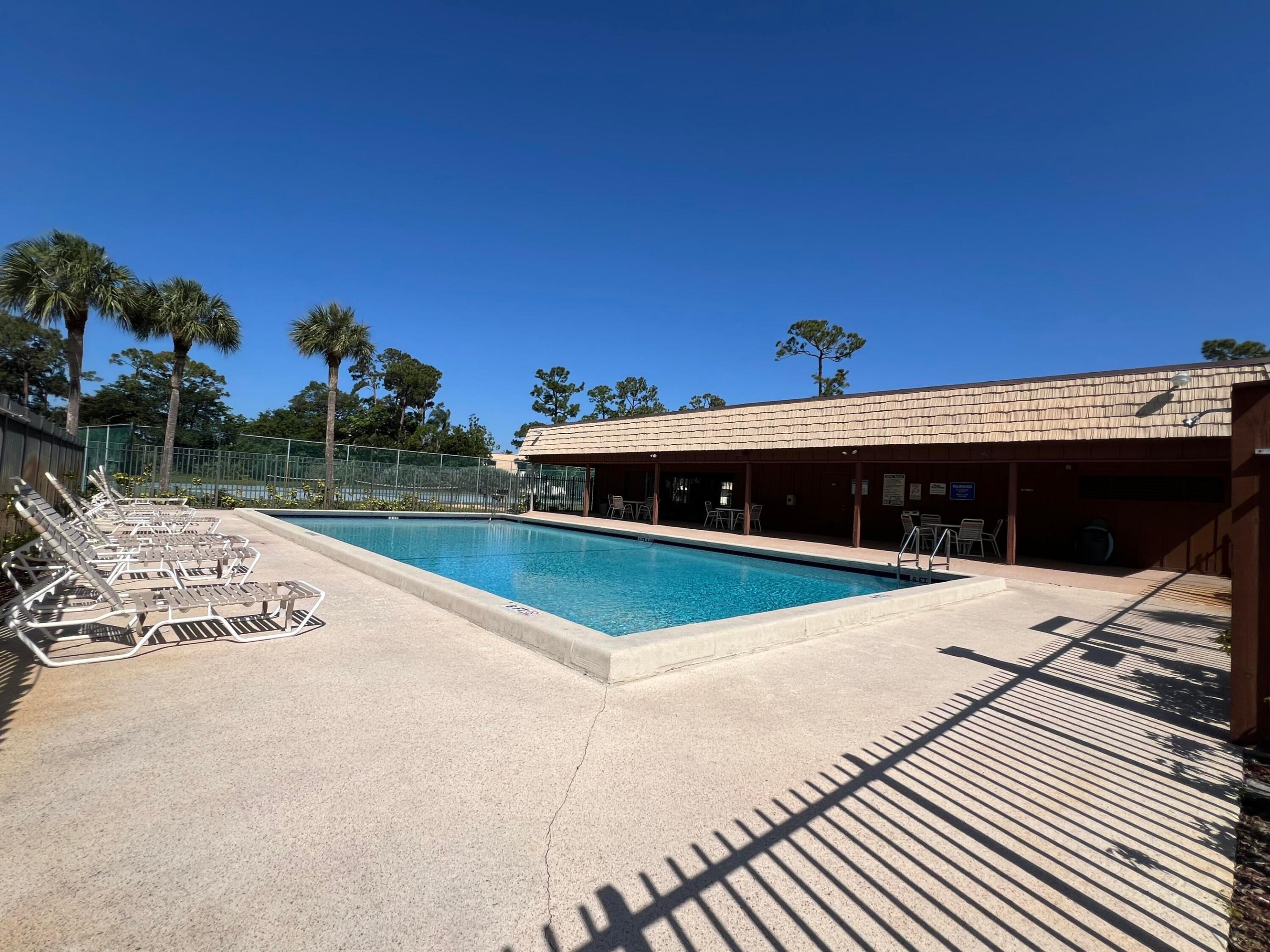 4245 Oak Terrace Drive Property Photo 14