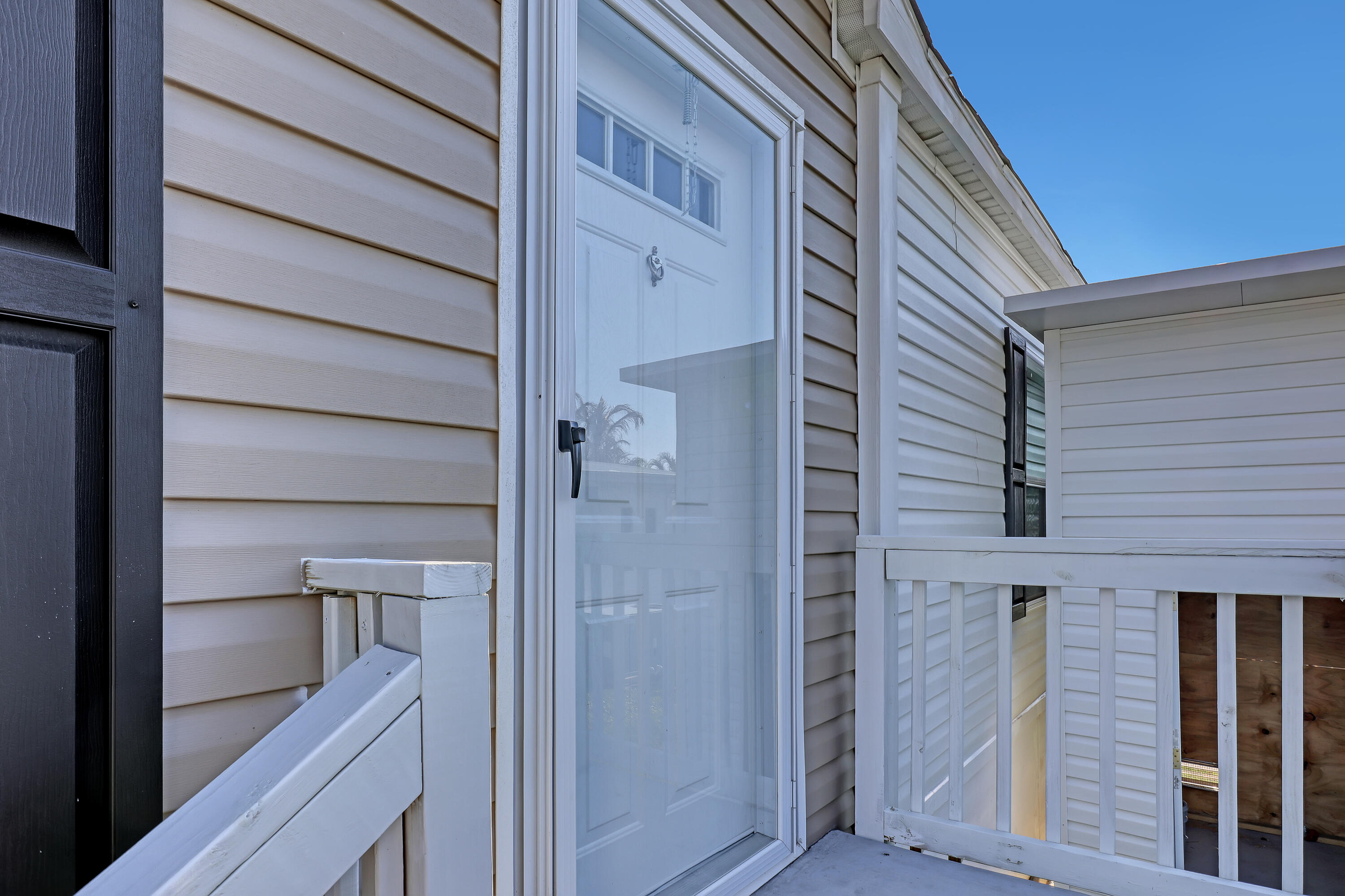 1479 Barefoot Circle Property Photo 7