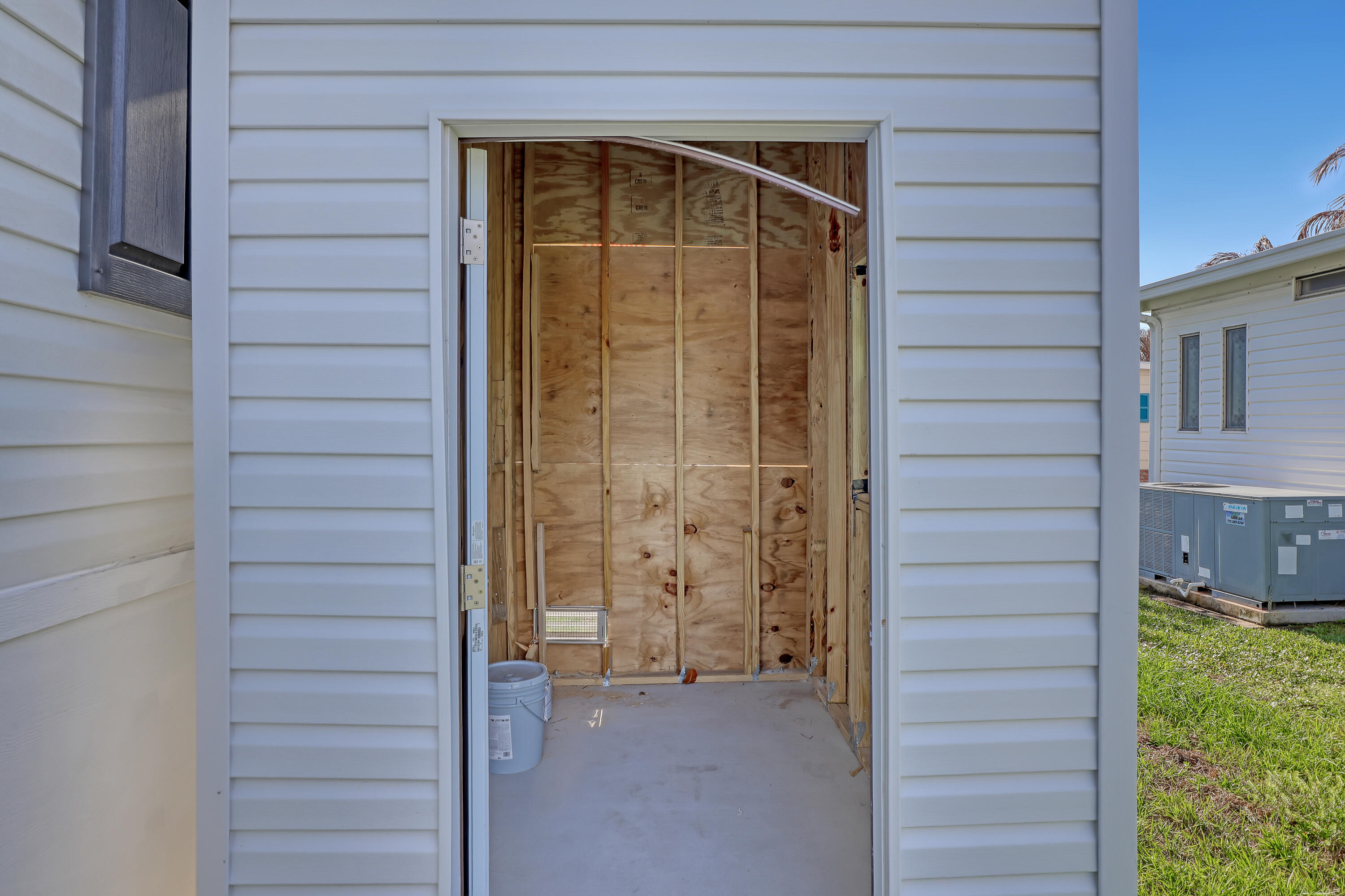 1479 Barefoot Circle Property Photo 9