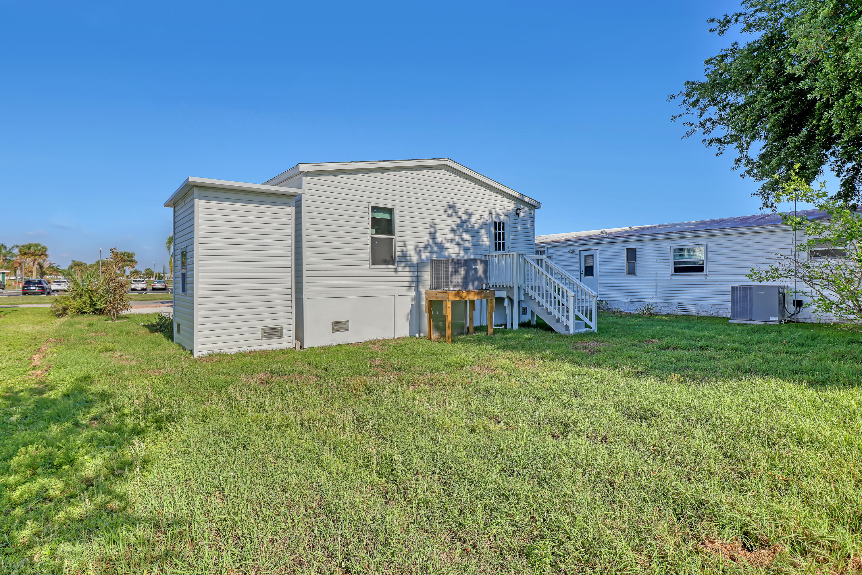 1479 Barefoot Circle Property Photo 11