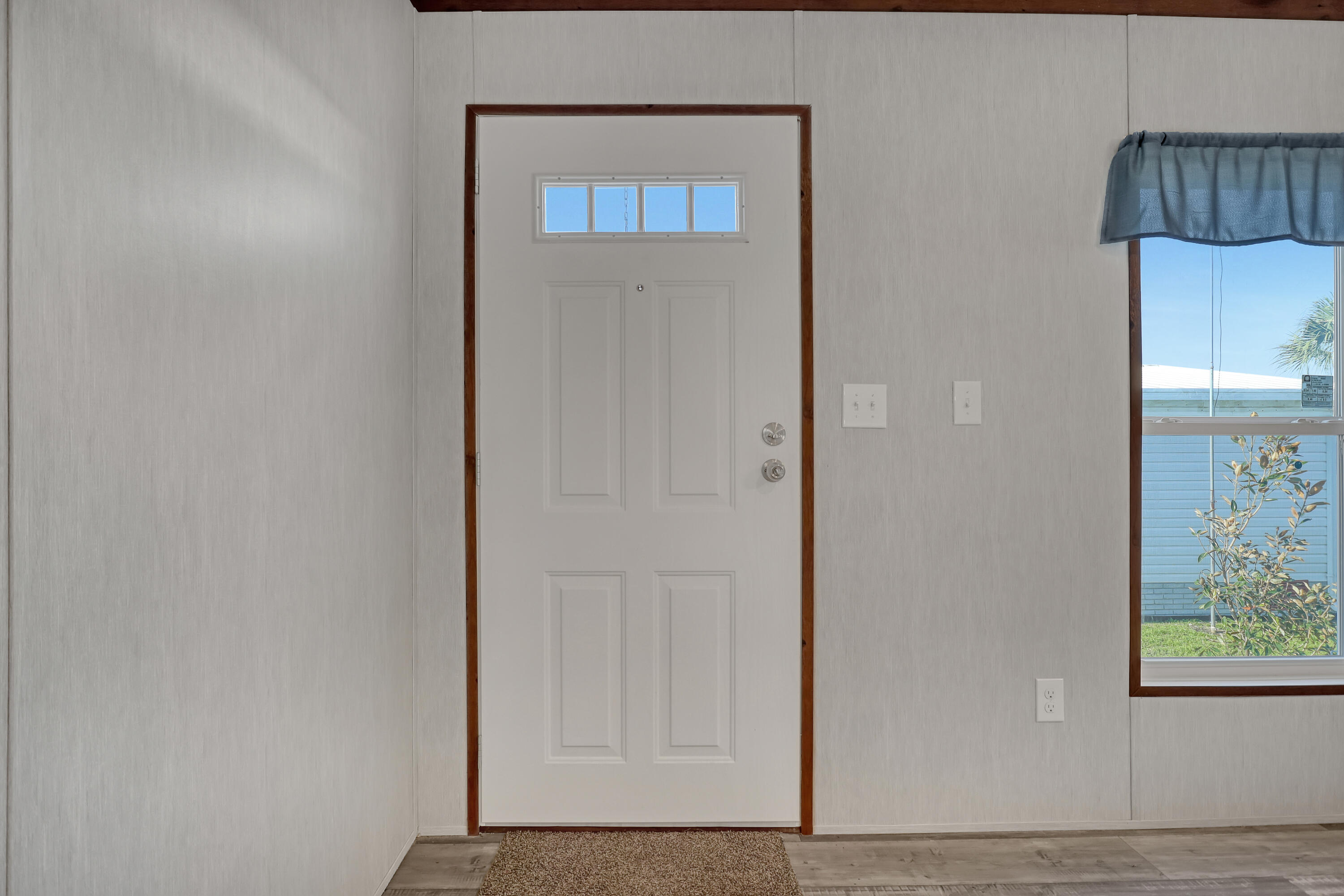 1479 Barefoot Circle Property Photo 14